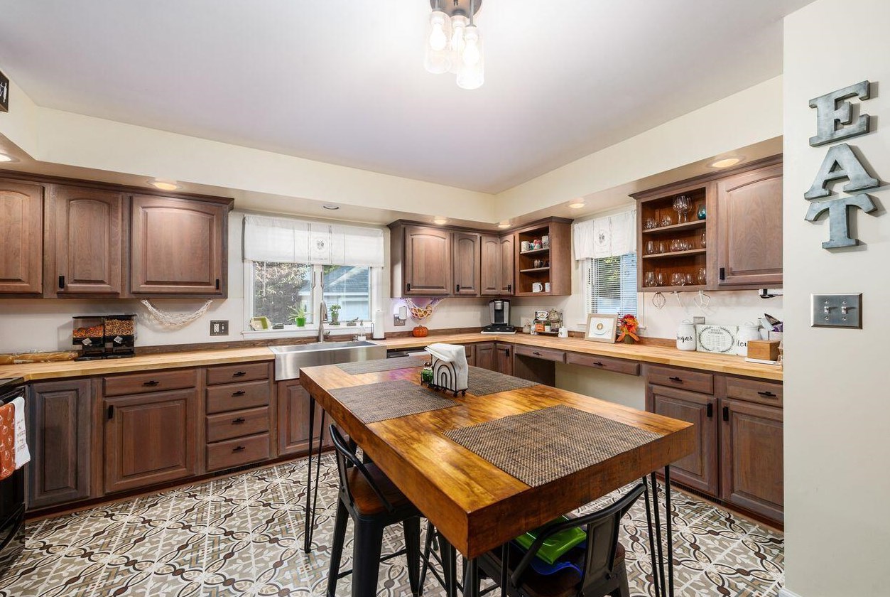 417 Lake St, Lancaster OH 43130-2660 exterior