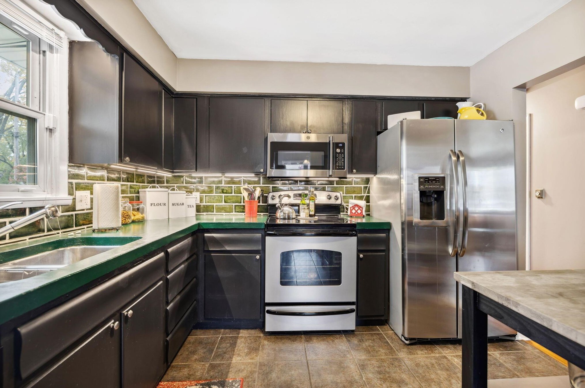 1411 Pershing Dr, Columbus OH 43224-1135 exterior