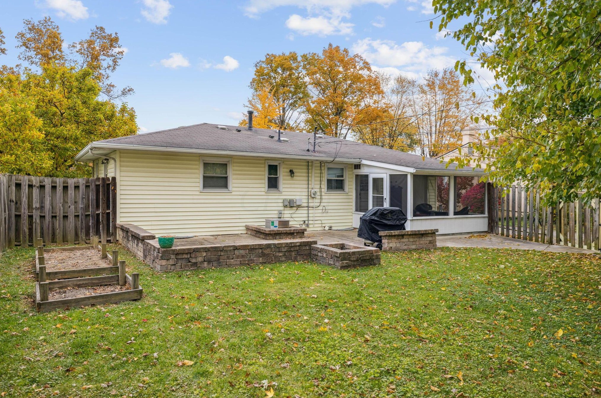 1411 Pershing Dr, Columbus OH 43224-1135 exterior