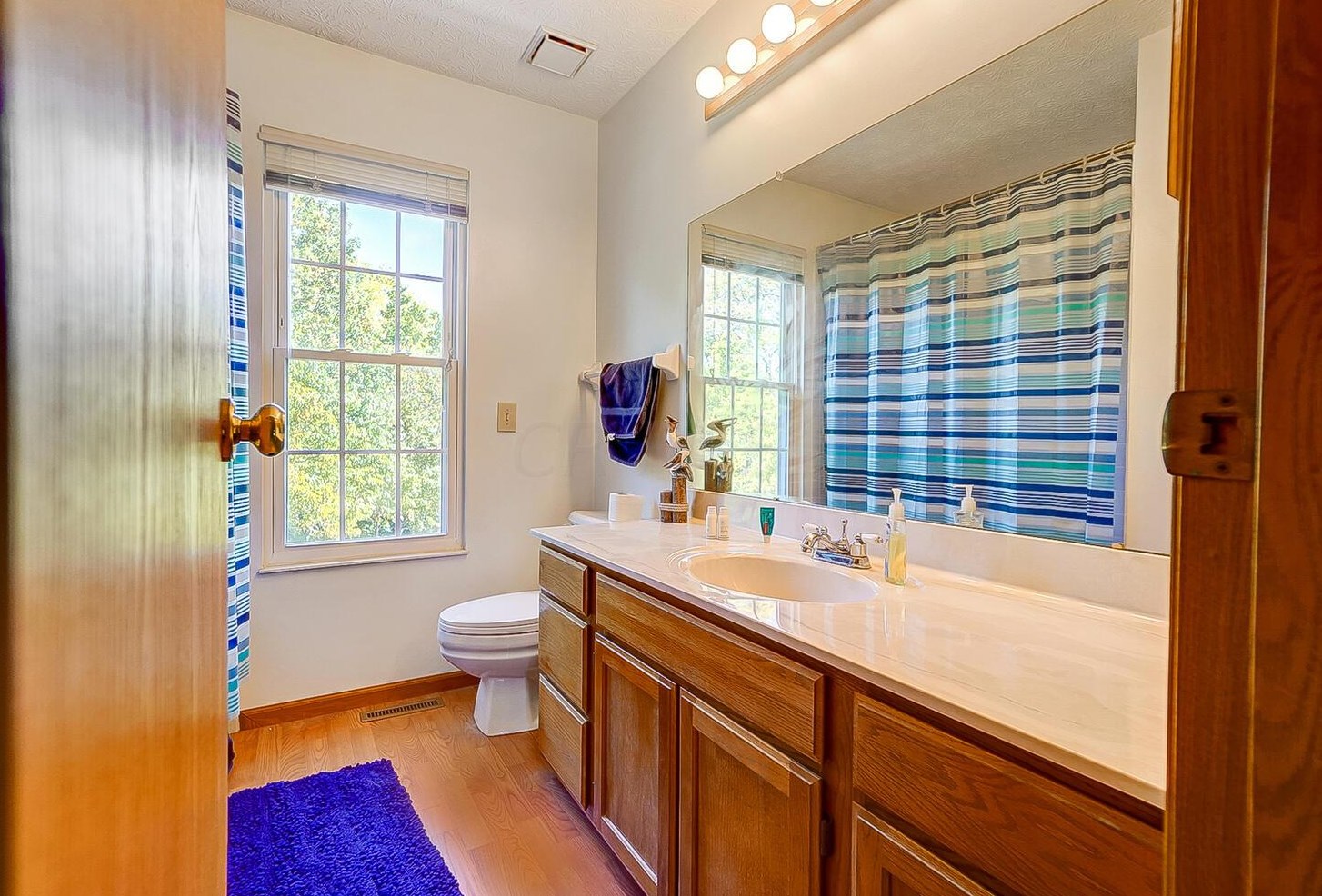 1512 Bendelow Dr, Columbus OH 43228-7009 exterior