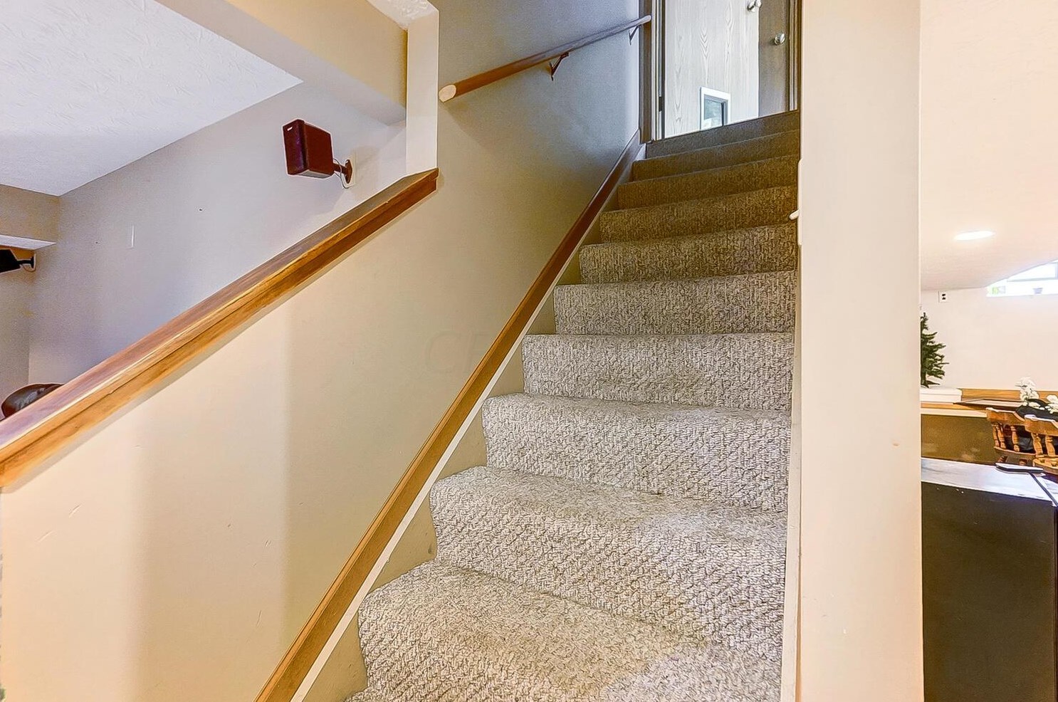 1512 Bendelow Dr, Columbus OH 43228-7009 exterior