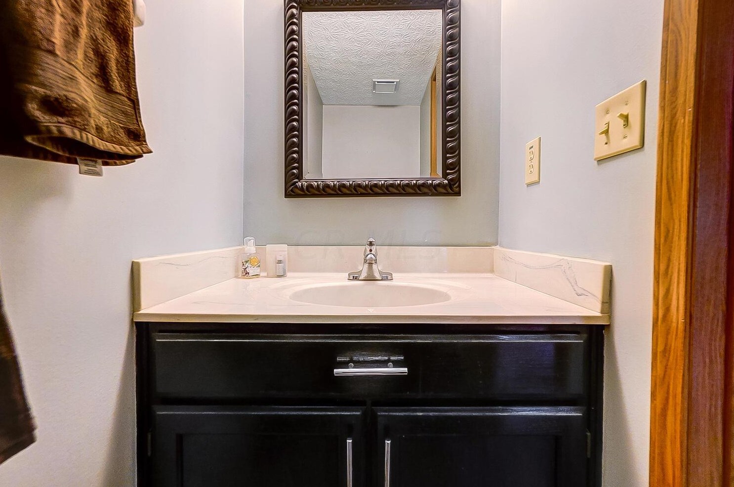 1512 Bendelow Dr, Columbus OH 43228-7009 exterior