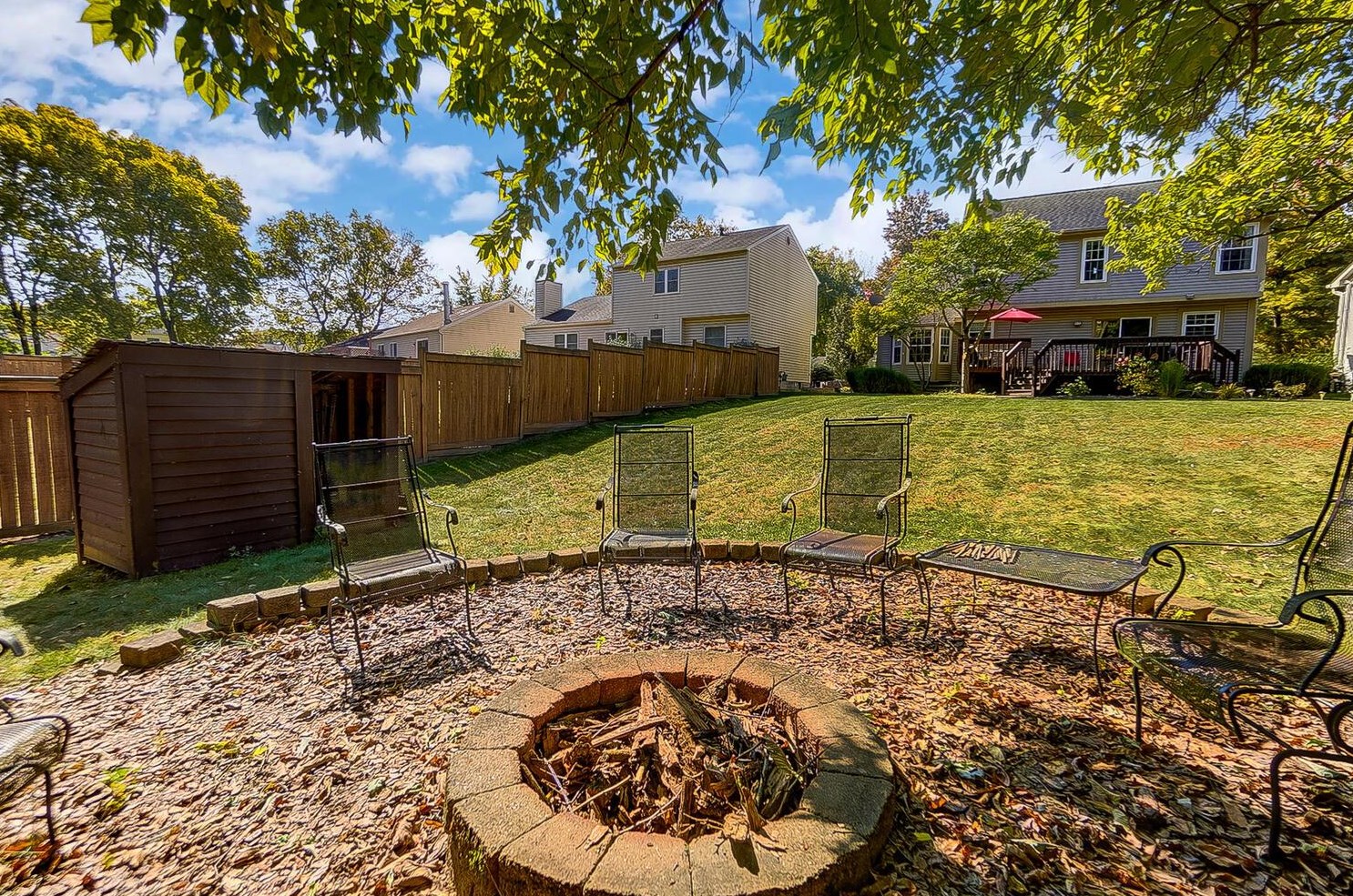 1512 Bendelow Dr, Columbus OH 43228-7009 exterior