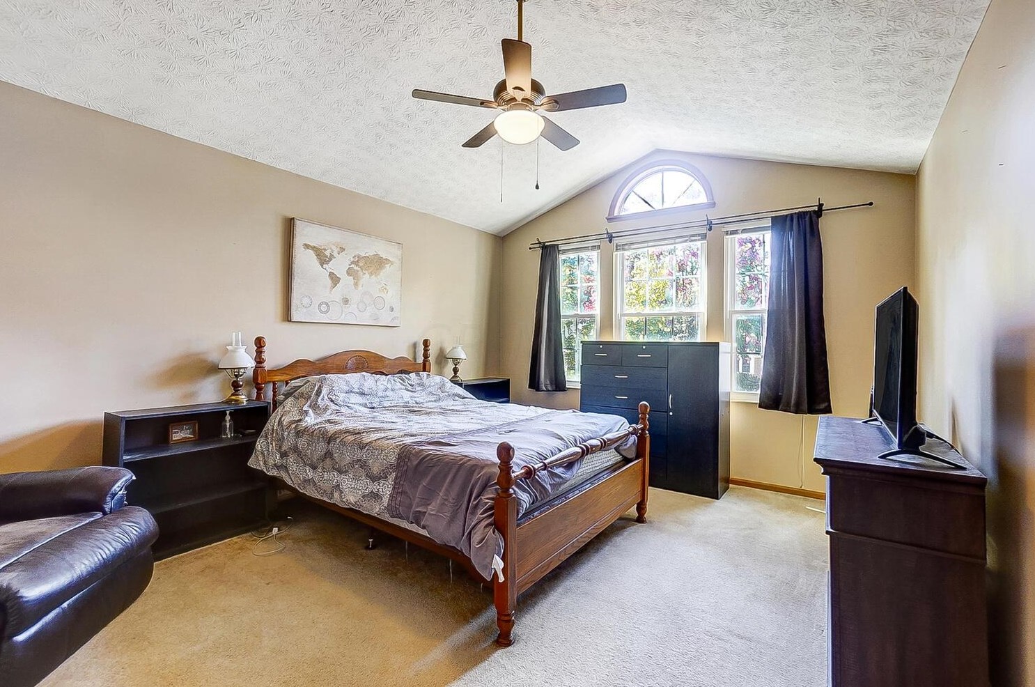 1512 Bendelow Dr, Columbus OH 43228-7009 exterior