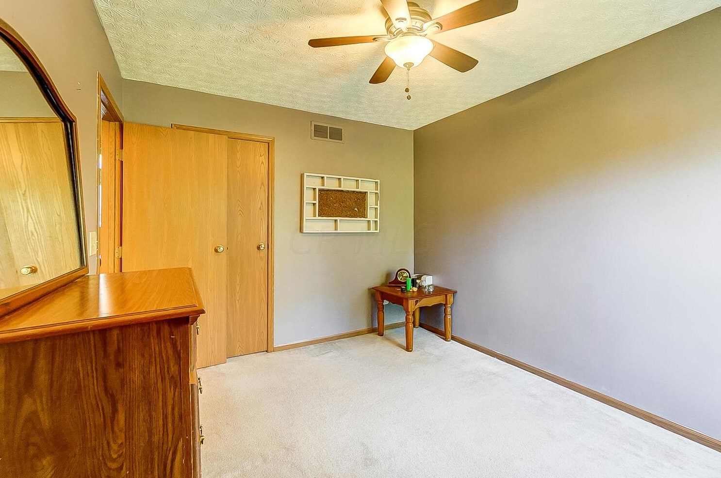 1512 Bendelow Dr, Columbus OH 43228-7009 exterior