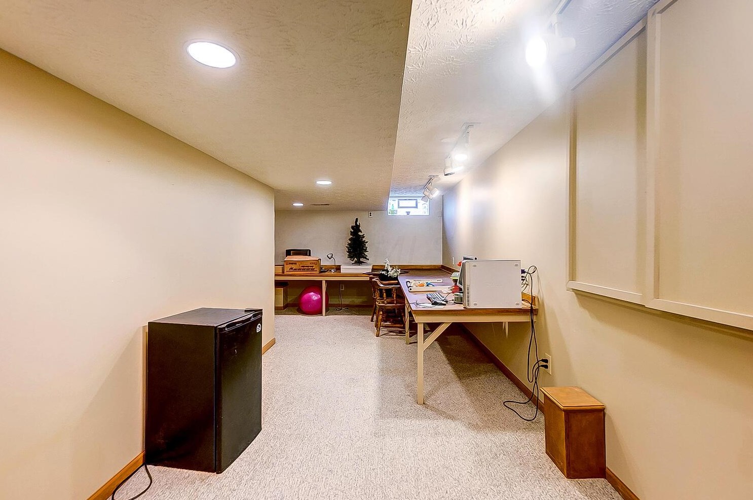 1512 Bendelow Dr, Columbus OH 43228-7009 exterior