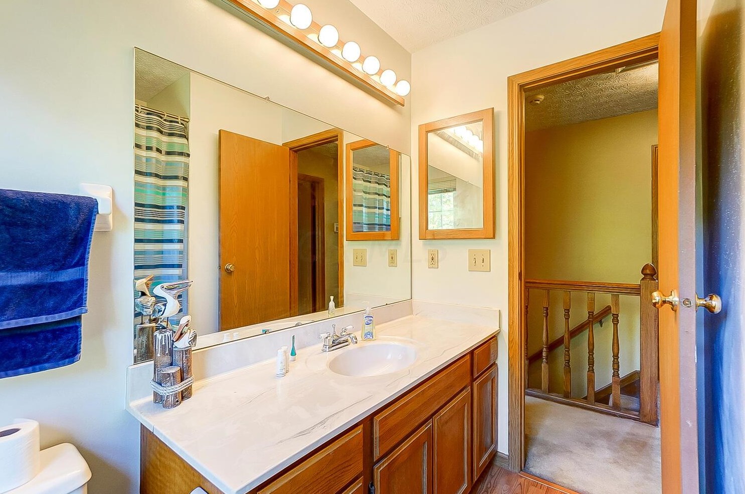 1512 Bendelow Dr, Columbus OH 43228-7009 exterior