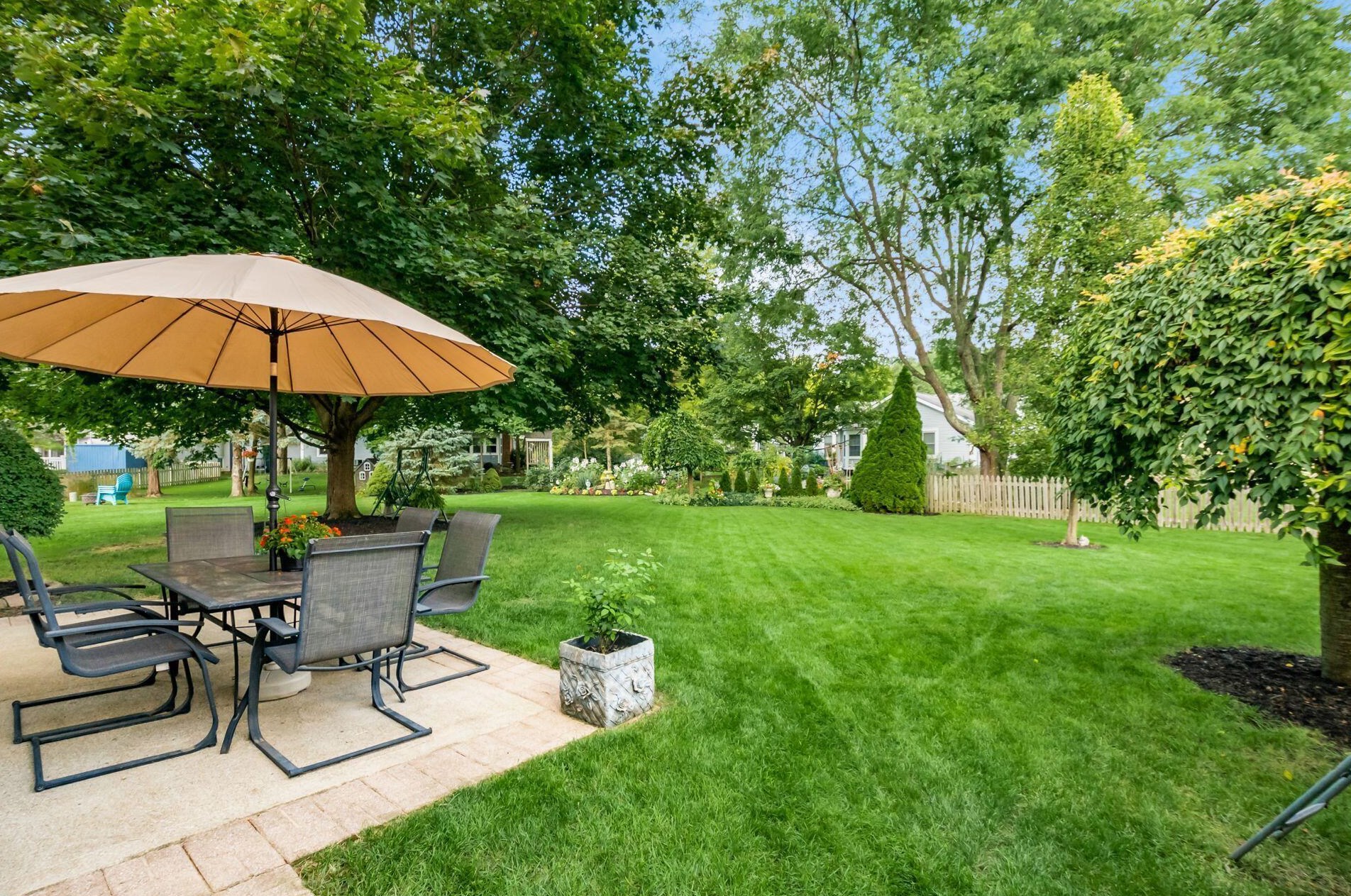 3924 Pinto Ct, Columbus OH 43221-5718 exterior