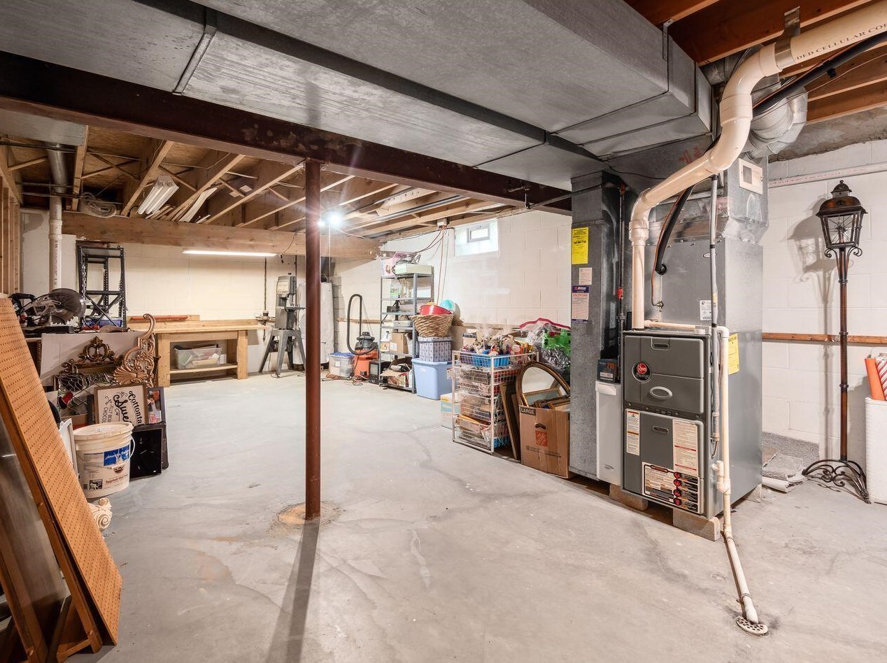 3924 Pinto Ct, Columbus OH 43221-5718 exterior