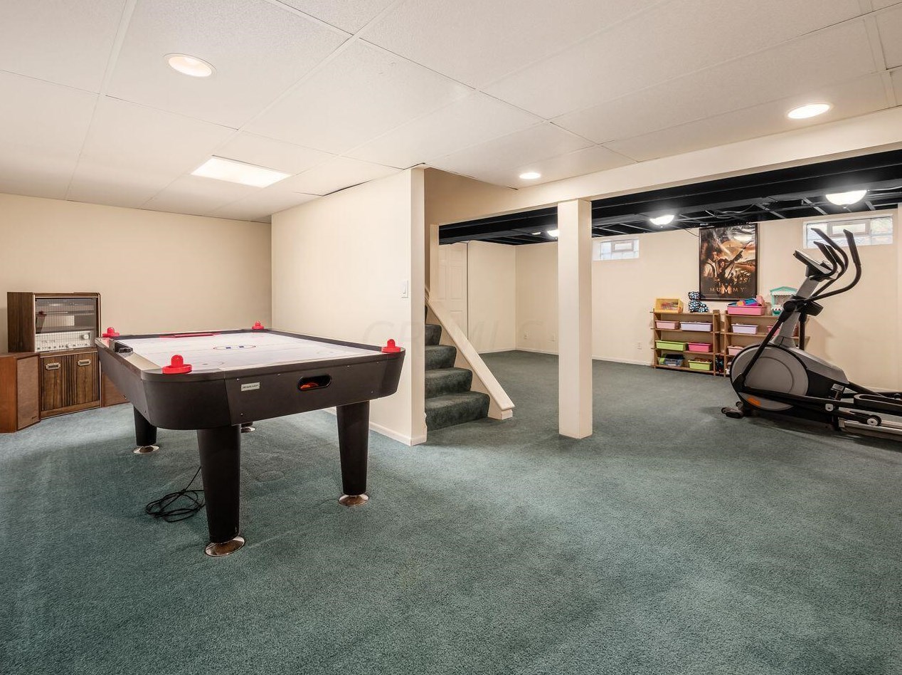 3924 Pinto Ct, Columbus OH 43221-5718 exterior