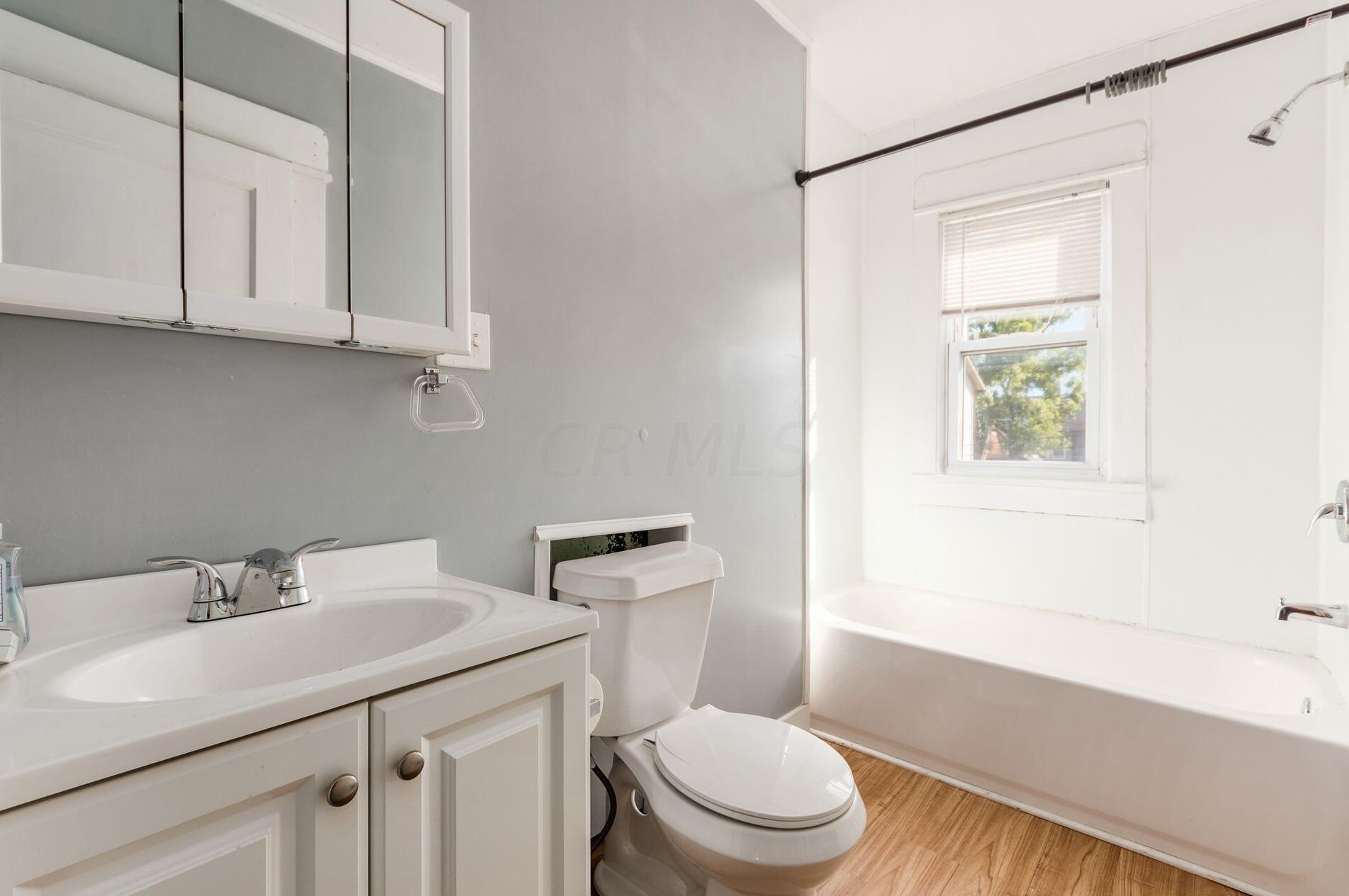 341 18 Ave, Columbus OH 43201-1792 exterior