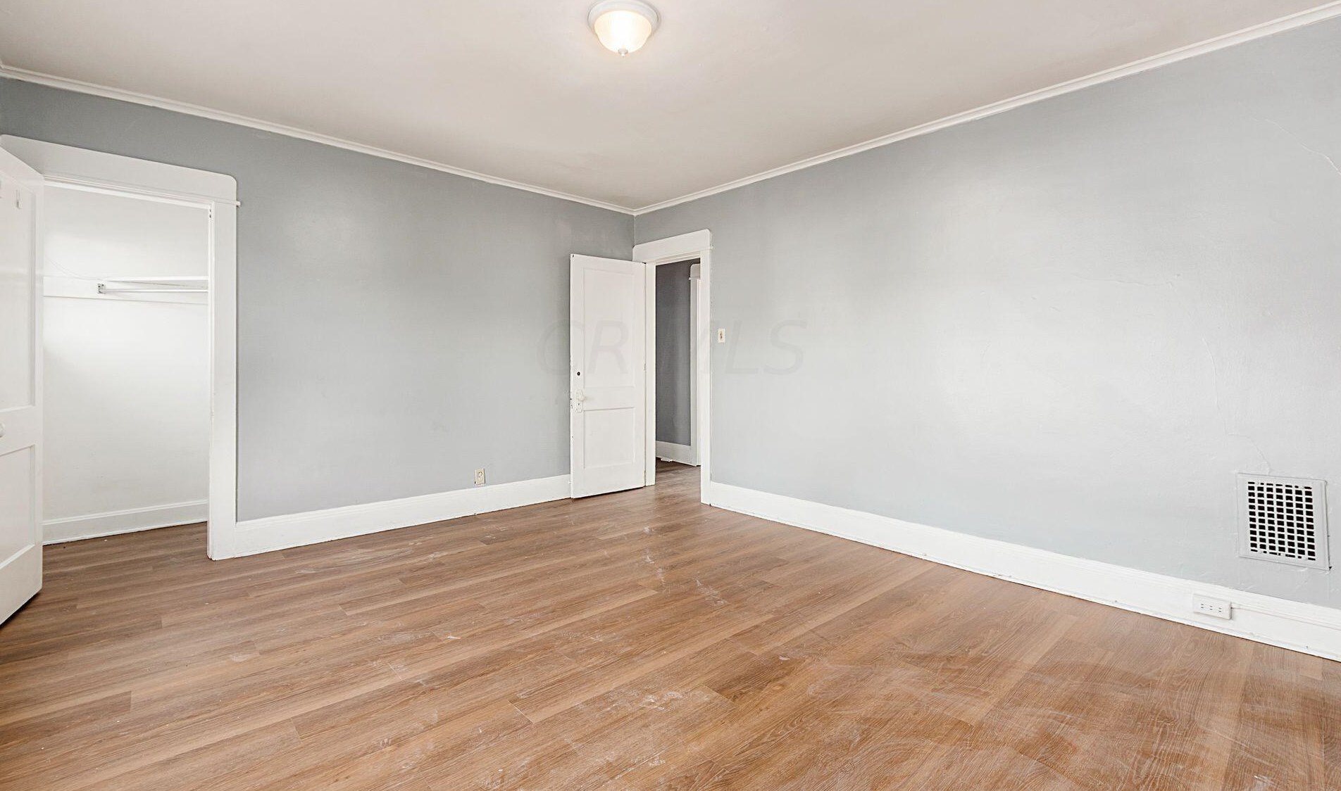 341 18 Ave, Columbus OH 43201-1792 exterior