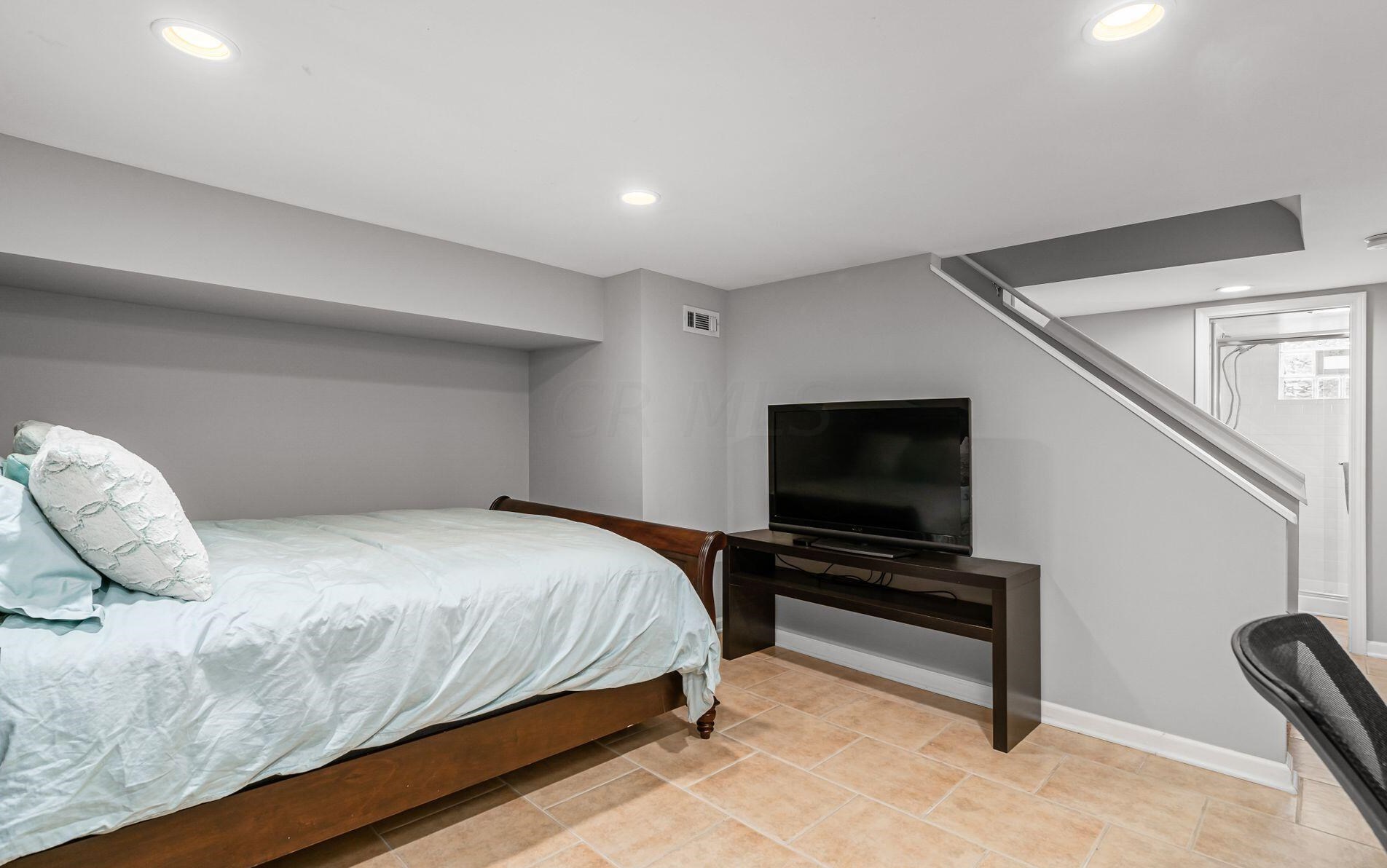 1785 Blvd, Columbus OH 43212-1641 exterior