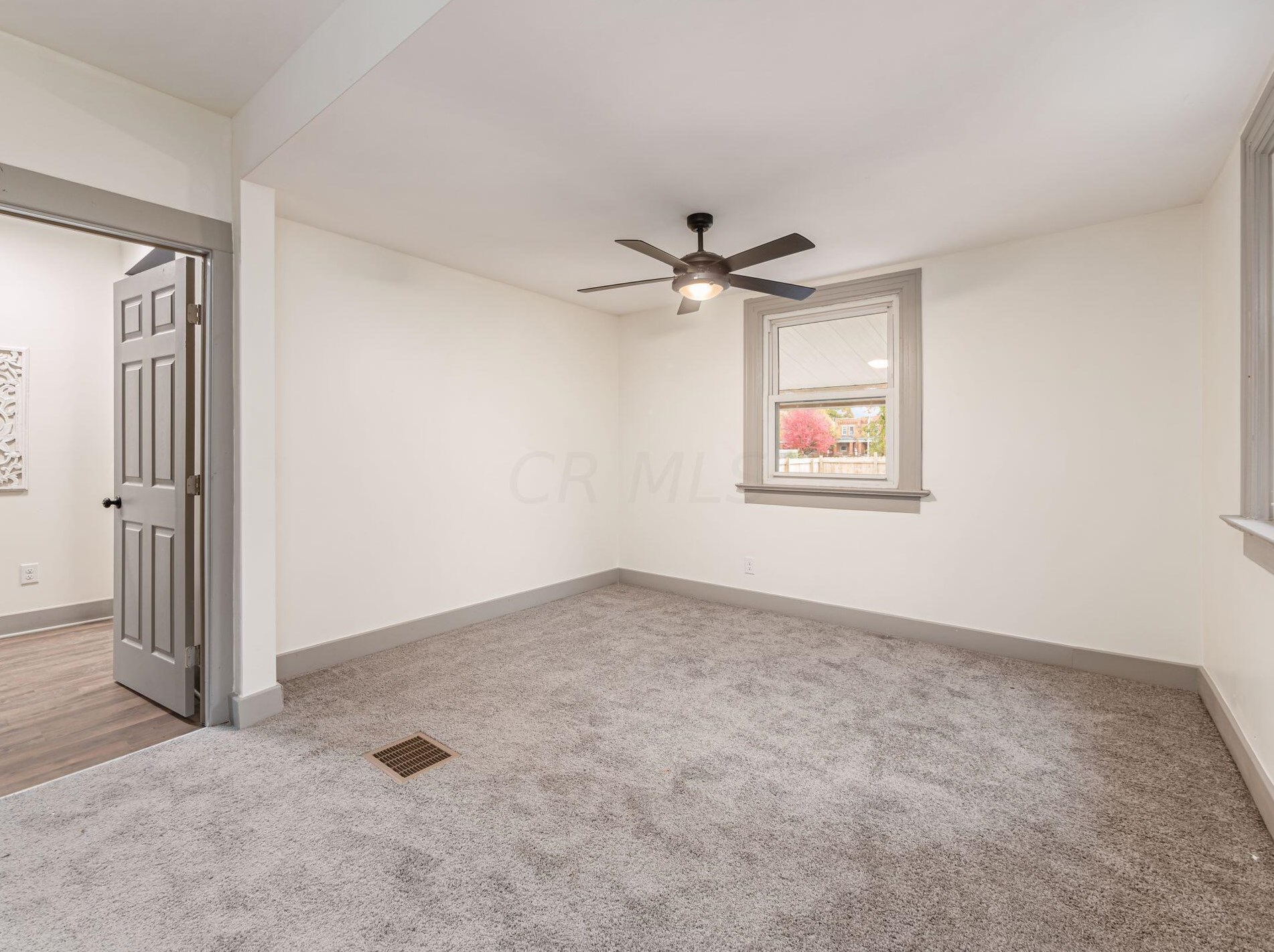 825 Champion Ave, Columbus OH  43206-1509 exterior