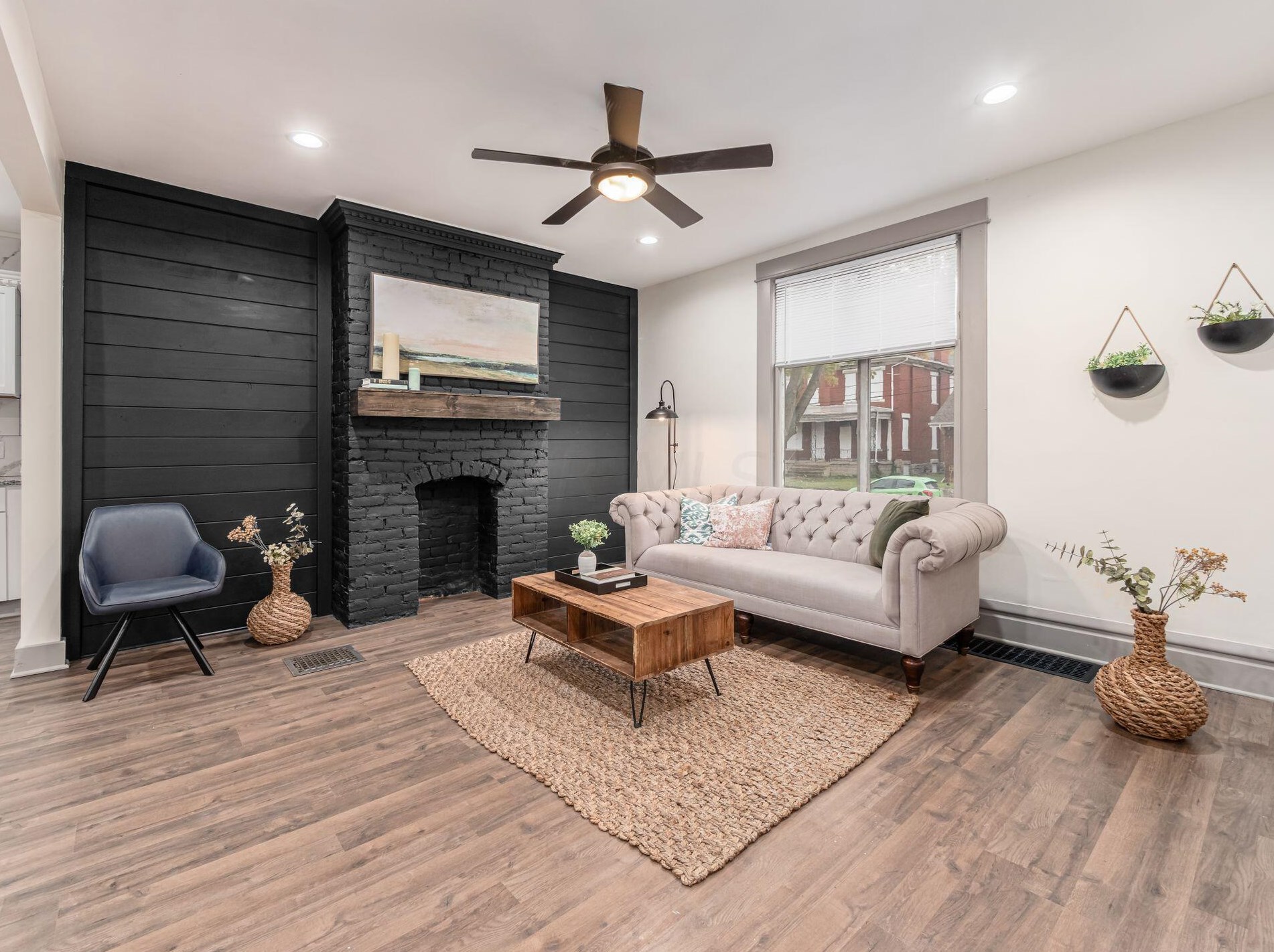 825 Champion Ave, Columbus OH  43206-1509 exterior