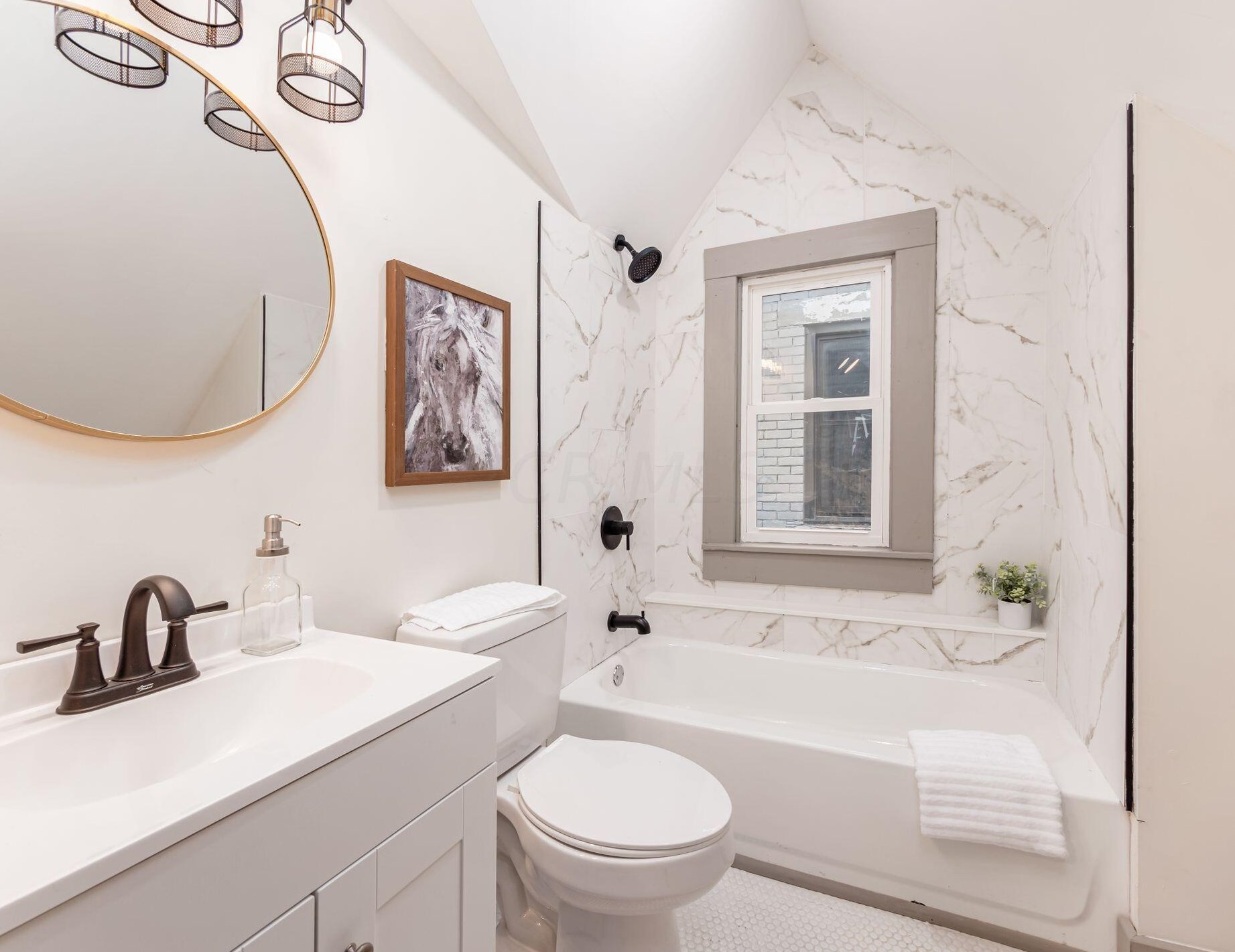 825 Champion Ave, Columbus OH  43206-1509 exterior