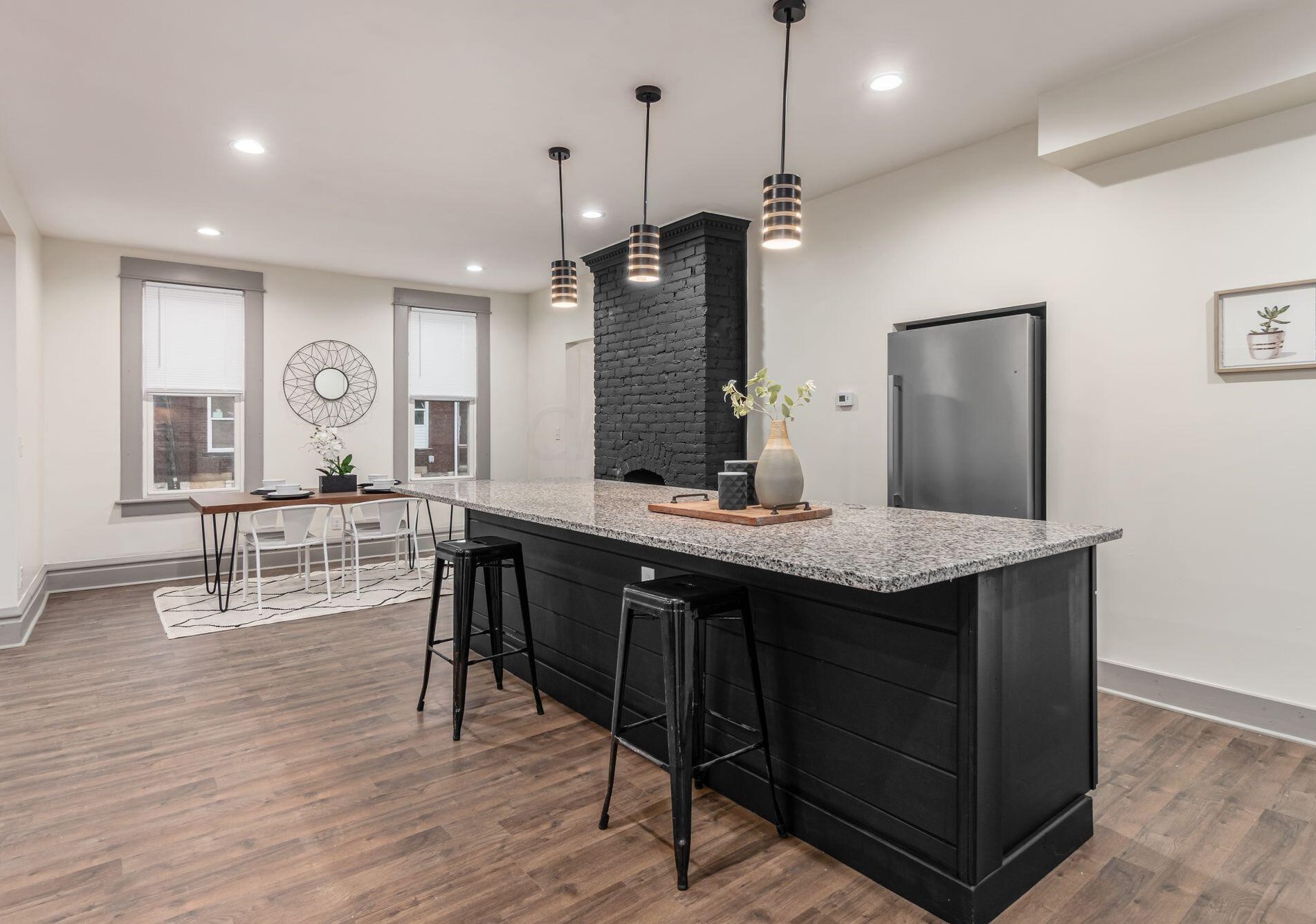 825 Champion Ave, Columbus OH  43206-1509 exterior