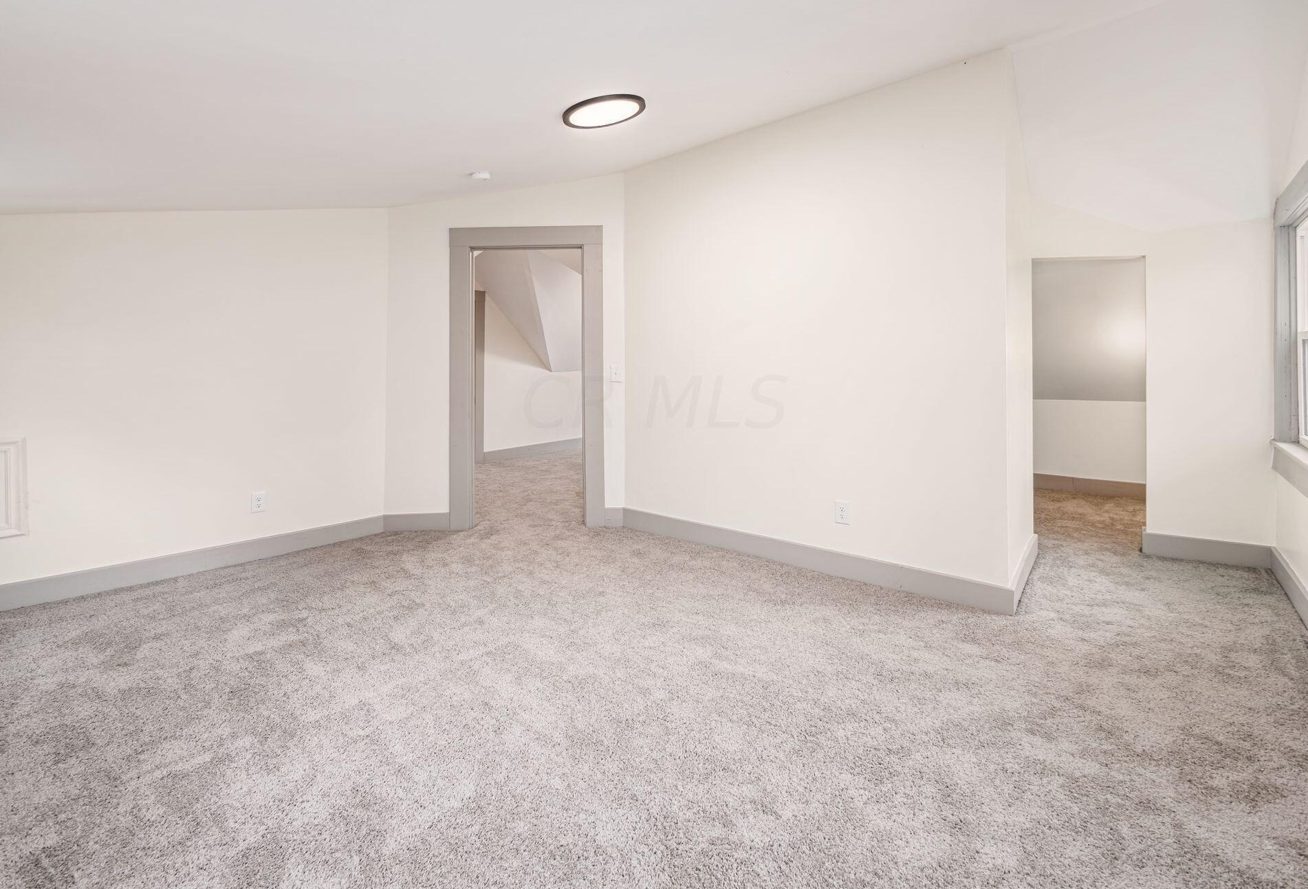 825 Champion Ave, Columbus OH  43206-1509 exterior