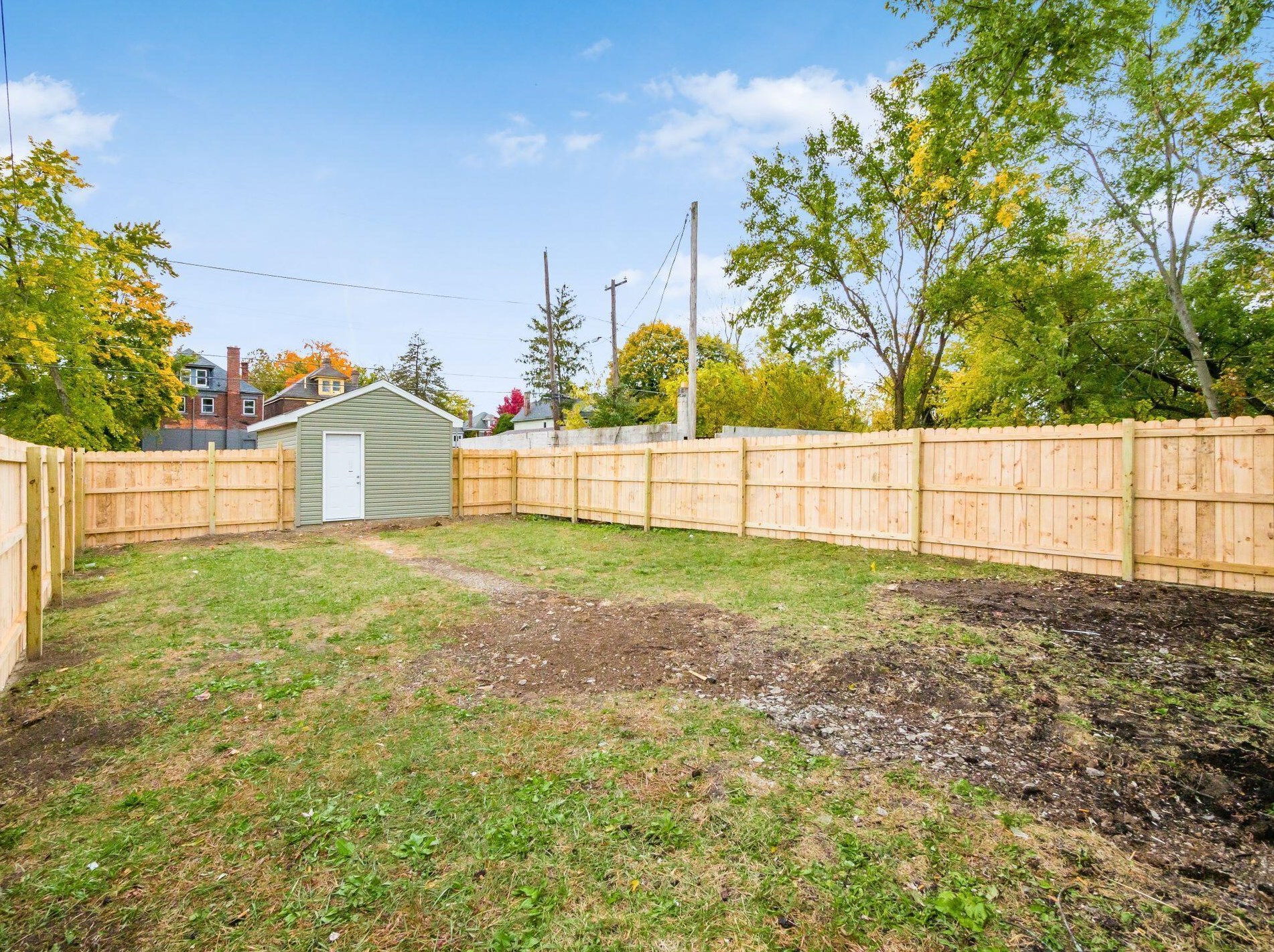 825 Champion Ave, Columbus OH  43206-1509 exterior