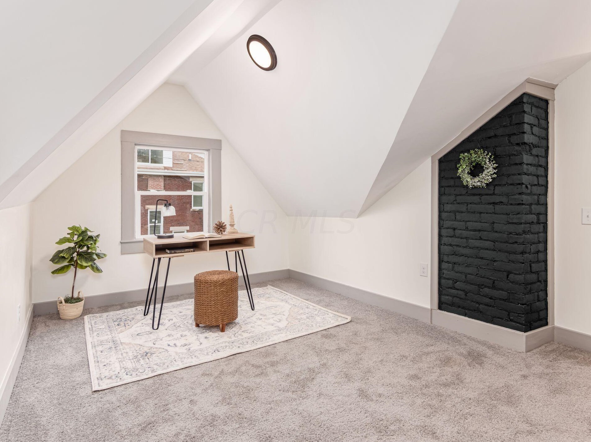 825 Champion Ave, Columbus OH  43206-1509 exterior