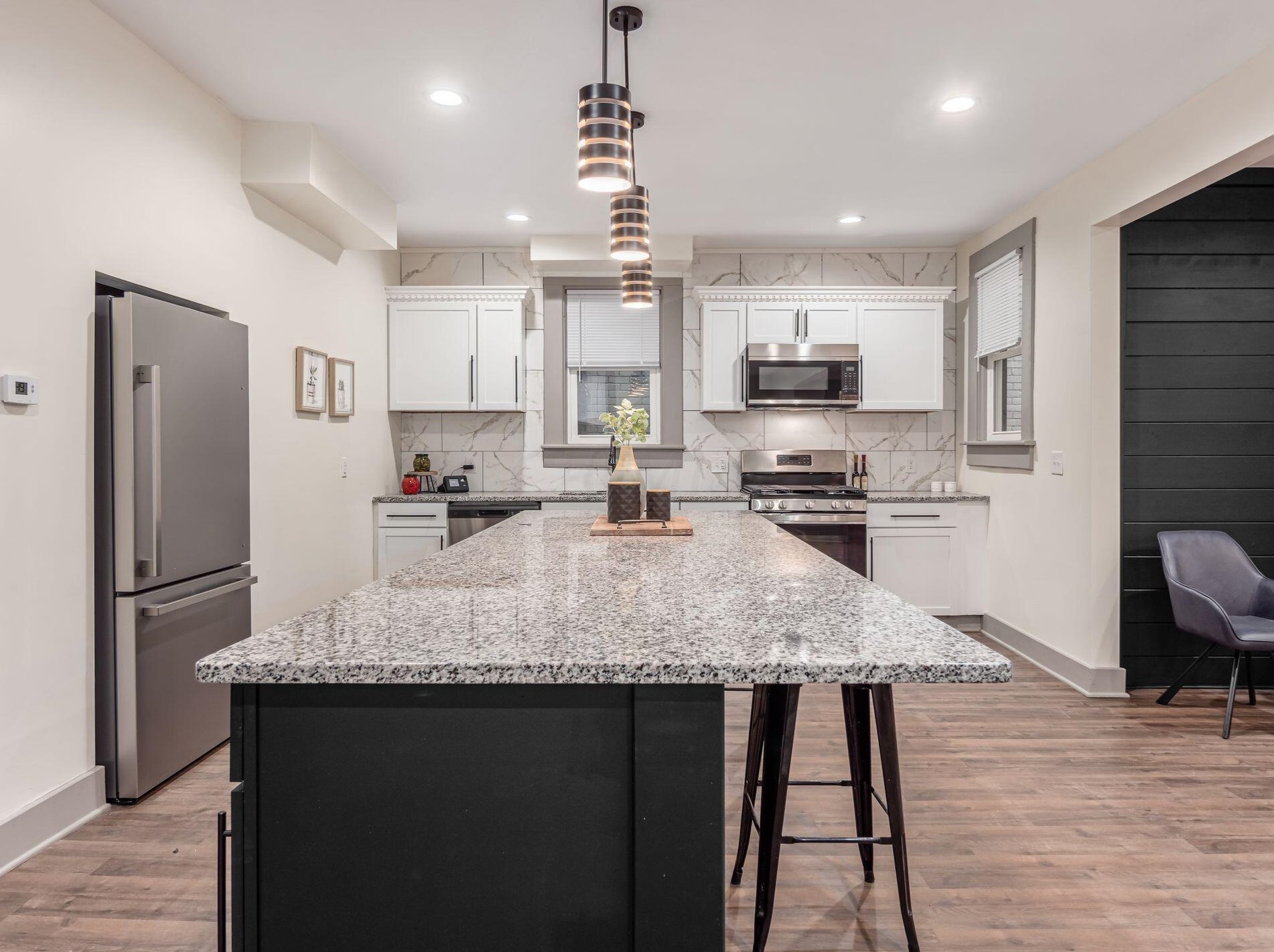 825 Champion Ave, Columbus OH  43206-1509 exterior