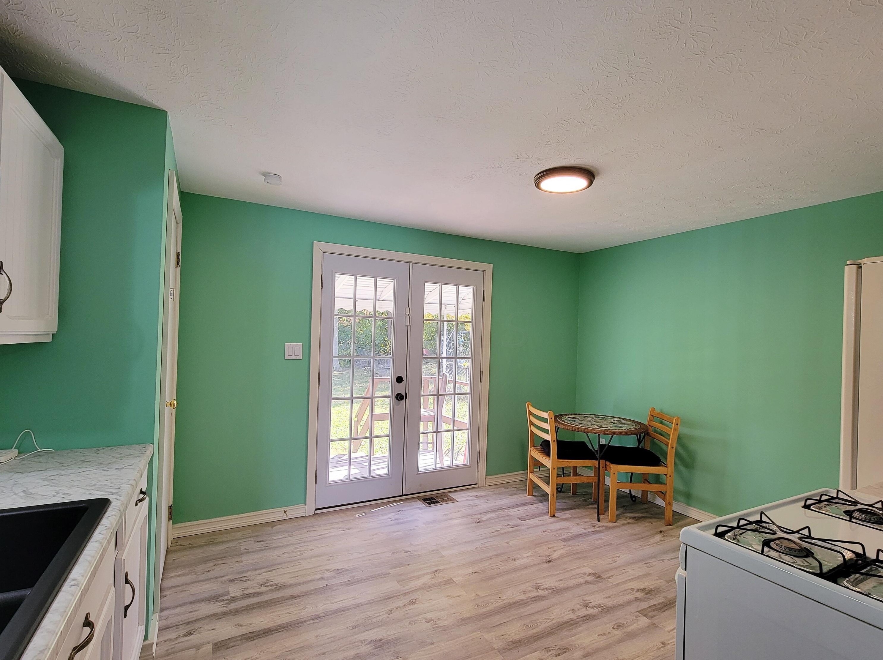 1722 Holw Run Dr, Columbus OH 43223-3412 exterior