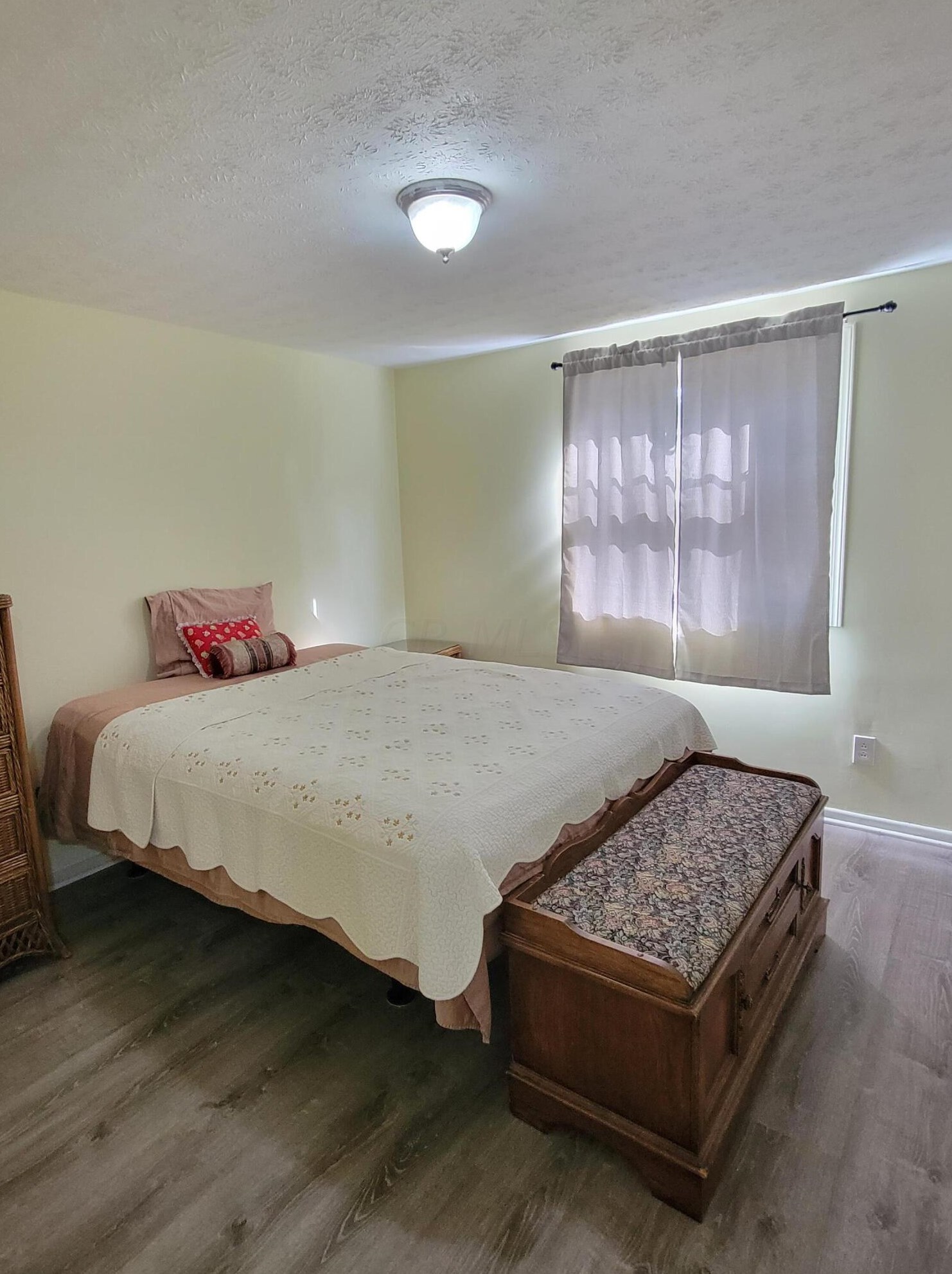 1722 Holw Run Dr, Columbus OH 43223-3412 exterior