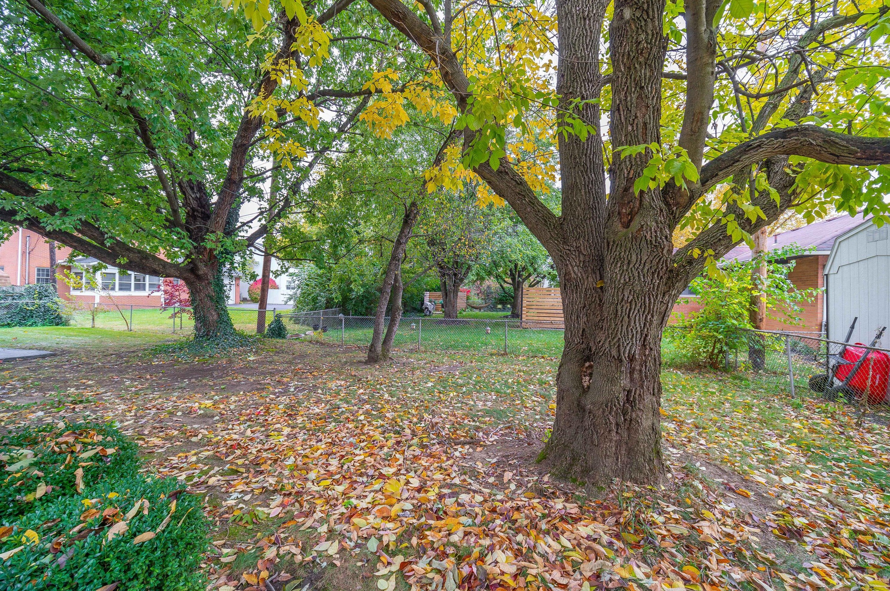 1815 Kenwick Rd, Columbus OH 43209-2573 exterior