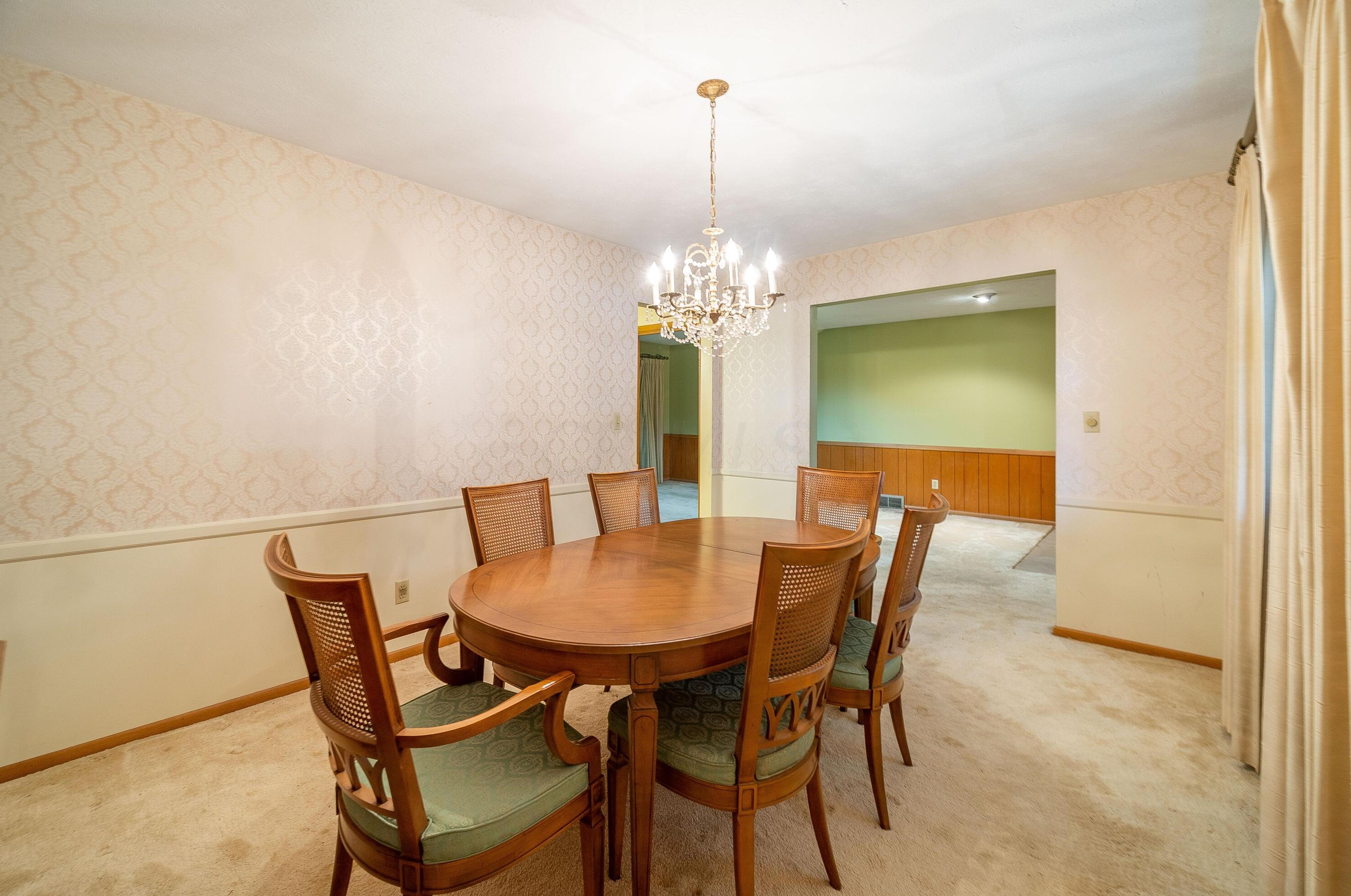 1815 Kenwick Rd, Columbus OH 43209-2573 exterior