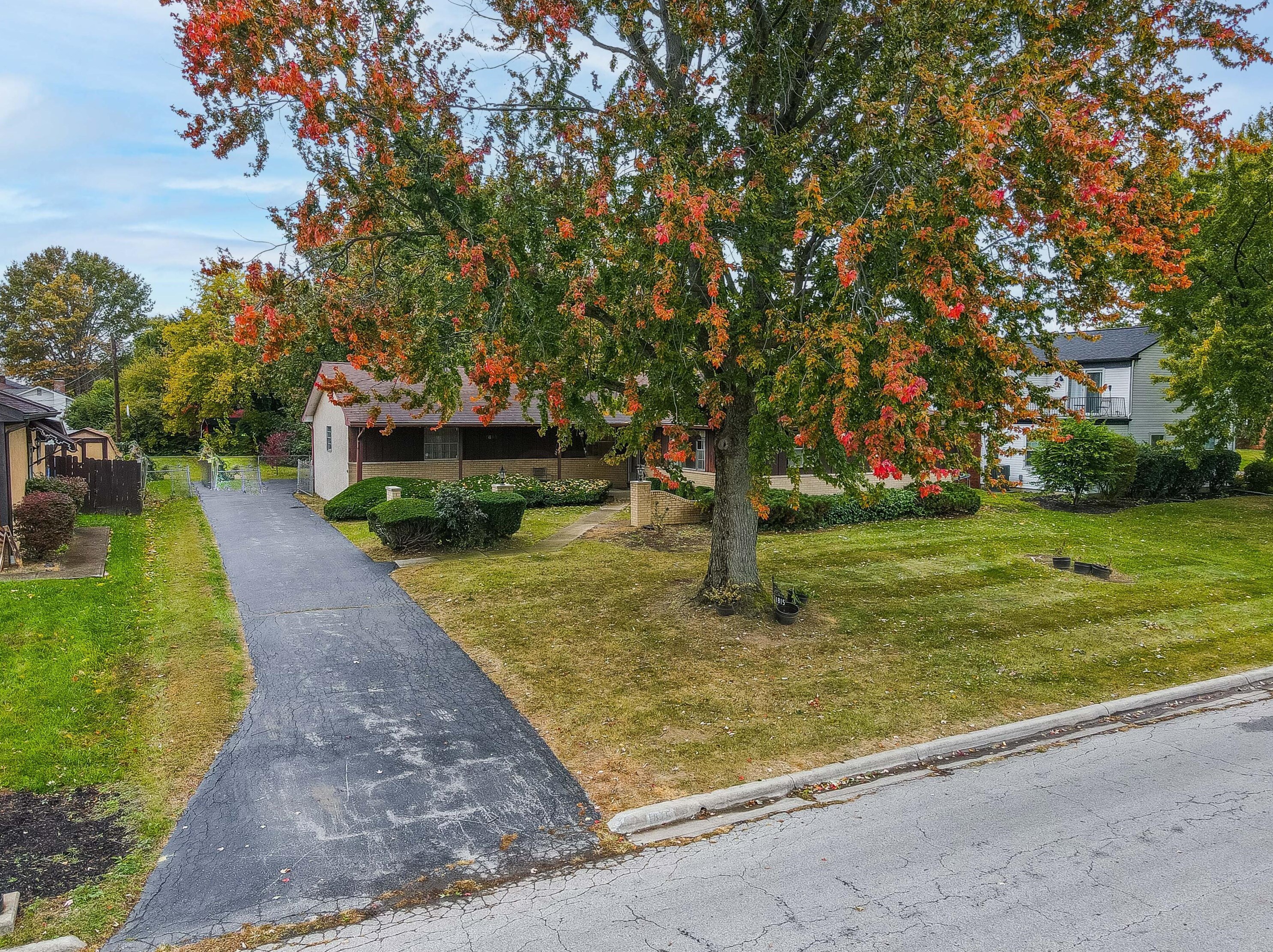 1815 Kenwick Rd, Columbus OH 43209-2573 exterior