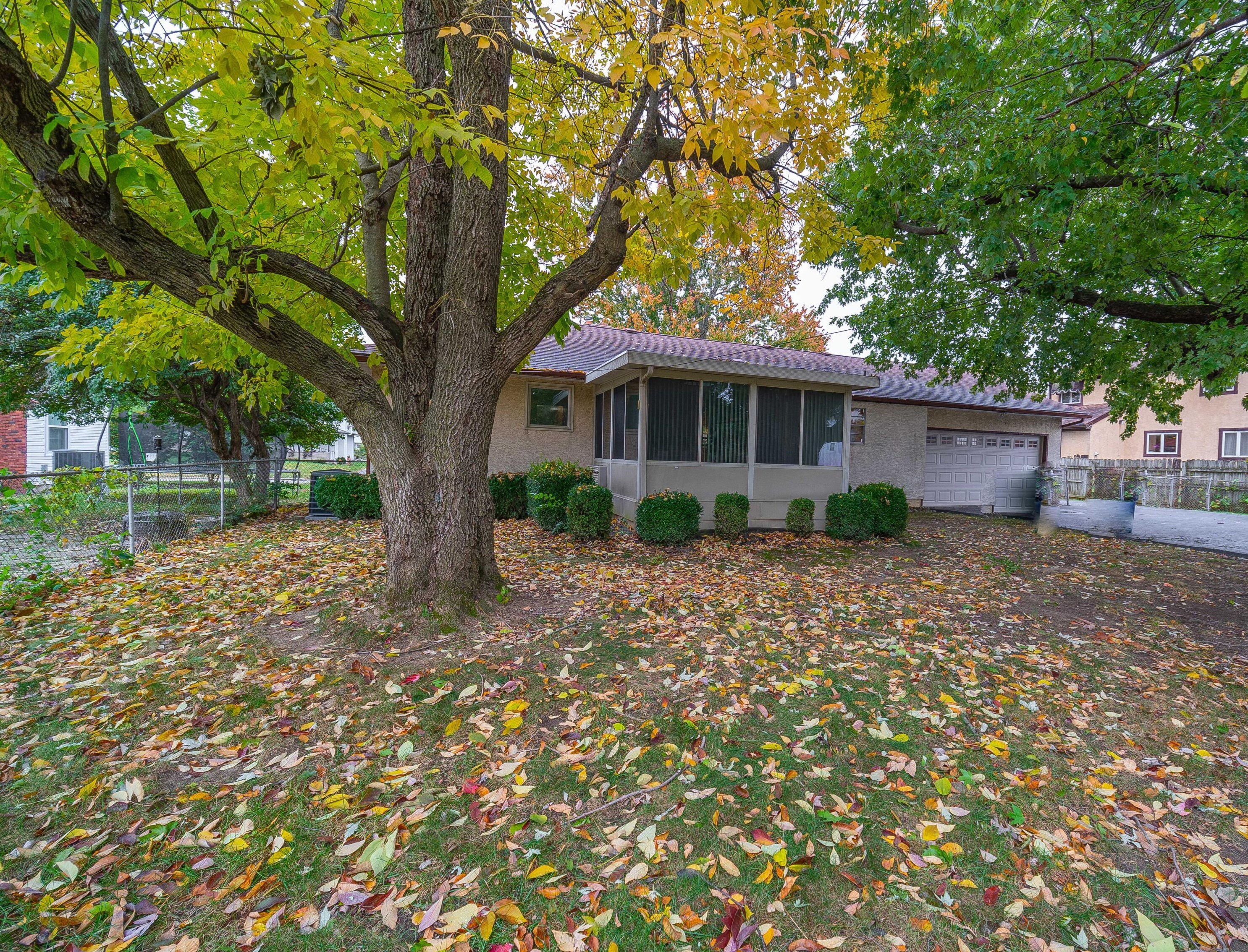 1815 Kenwick Rd, Columbus OH 43209-2573 exterior