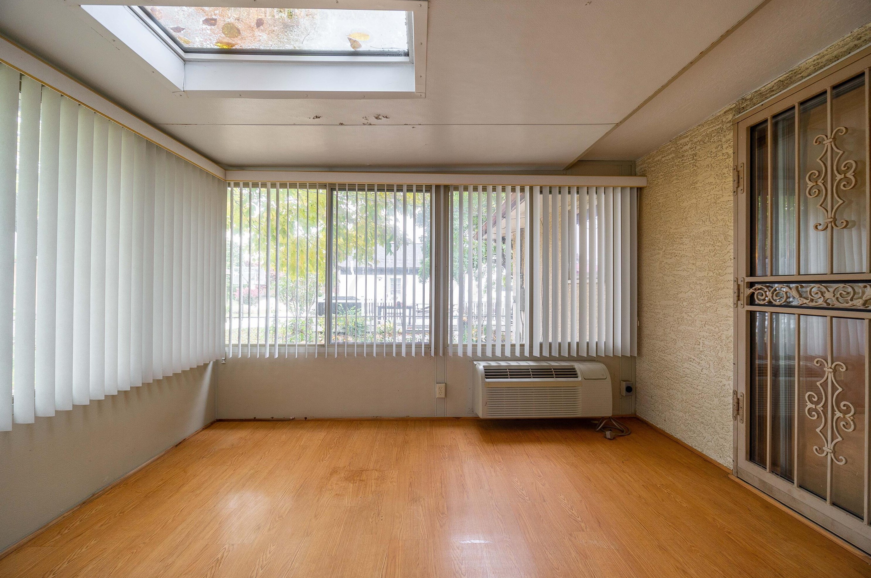 1815 Kenwick Rd, Columbus OH 43209-2573 exterior