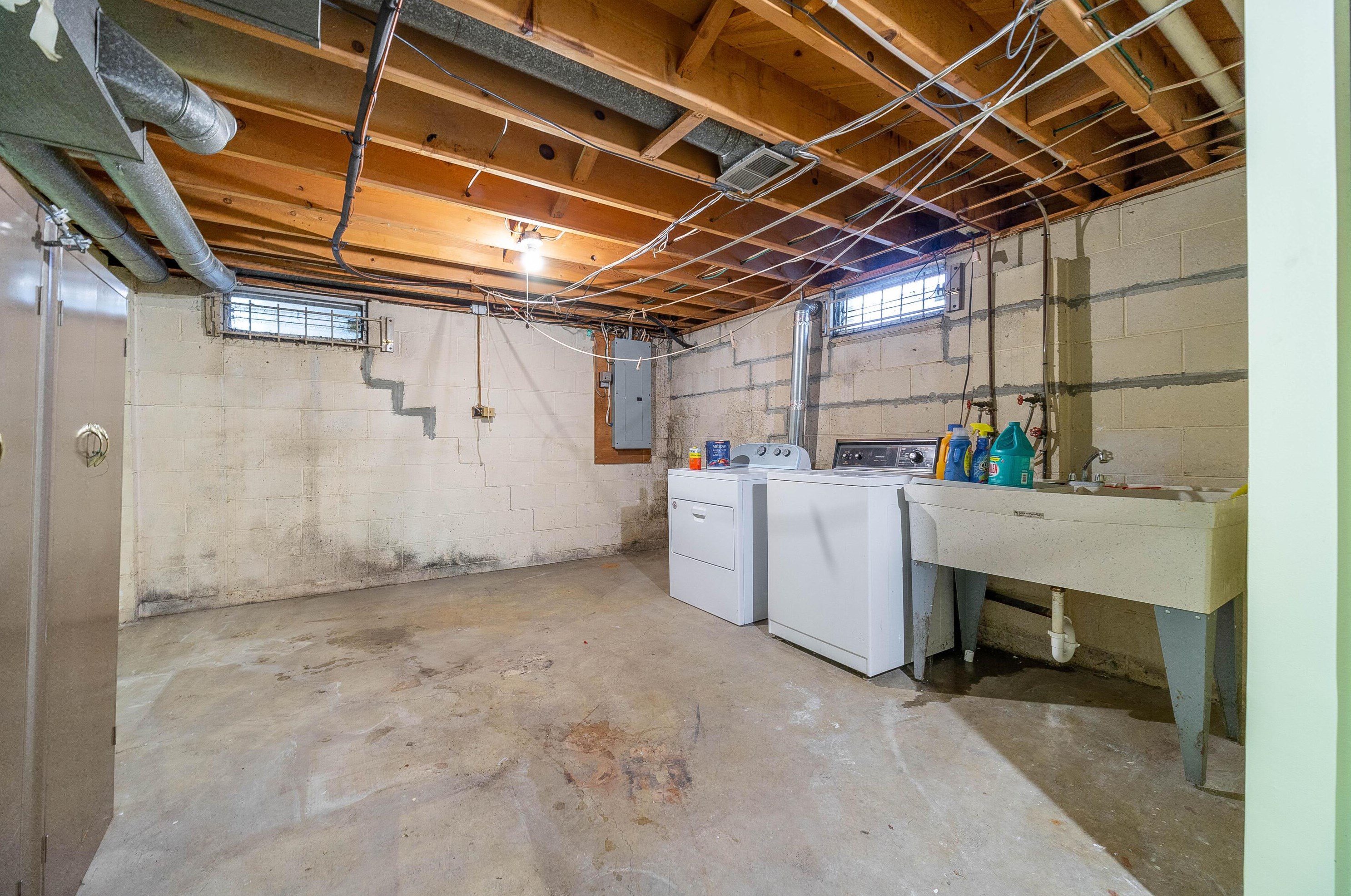 1815 Kenwick Rd, Columbus OH 43209-2573 exterior