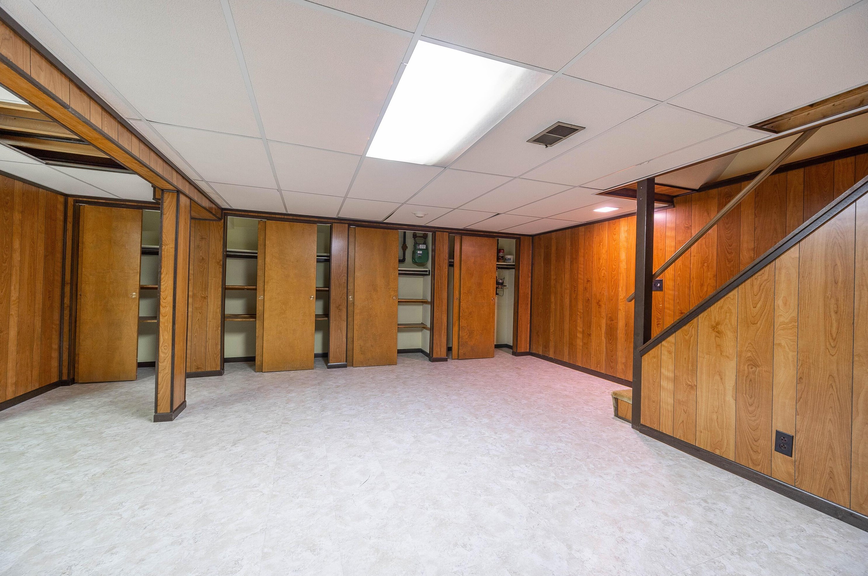 1815 Kenwick Rd, Columbus OH 43209-2573 exterior