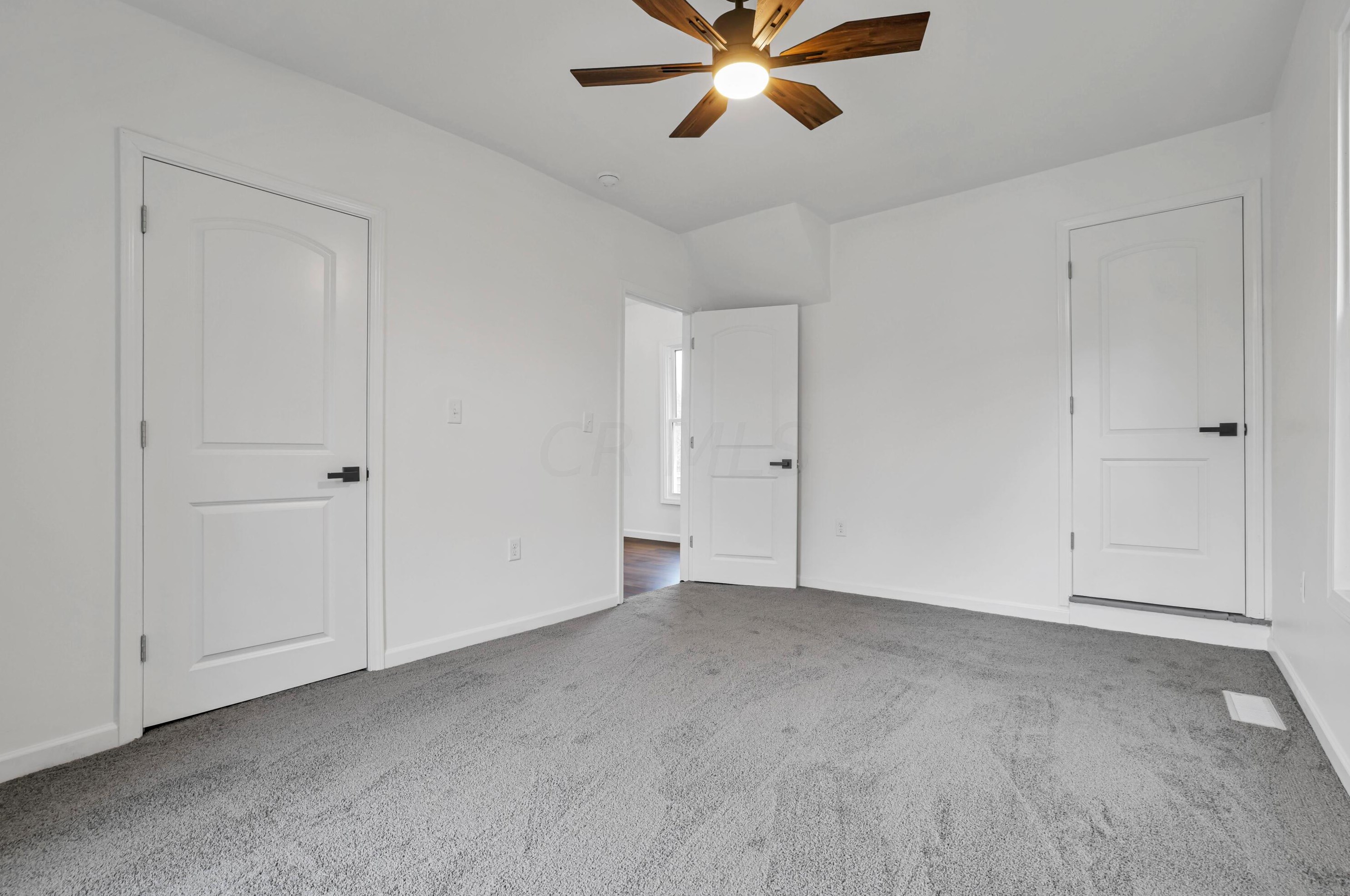 320 Central Ave, Columbus OH  43223-1353 exterior