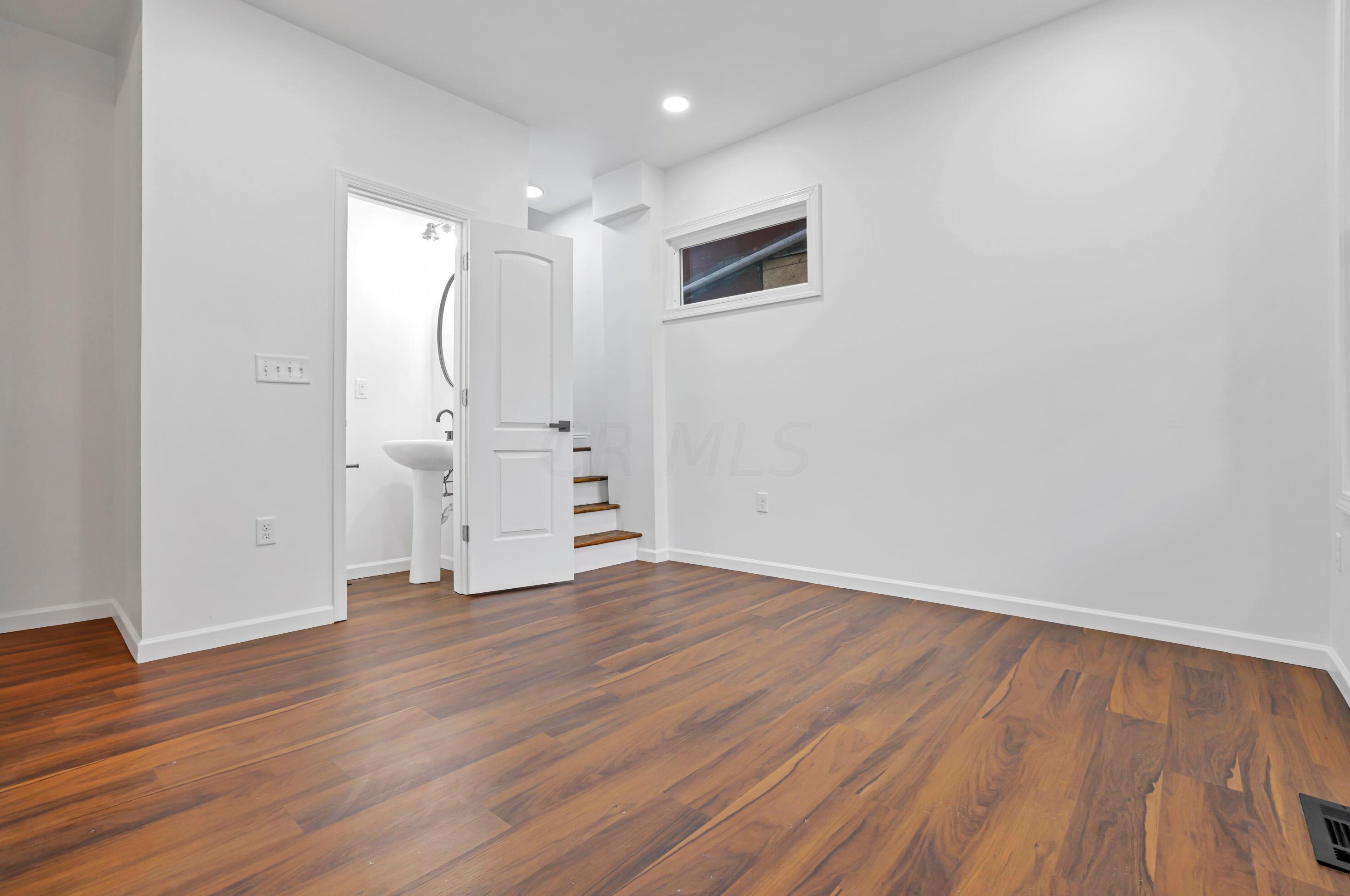 320 Central Ave, Columbus OH  43223-1353 exterior