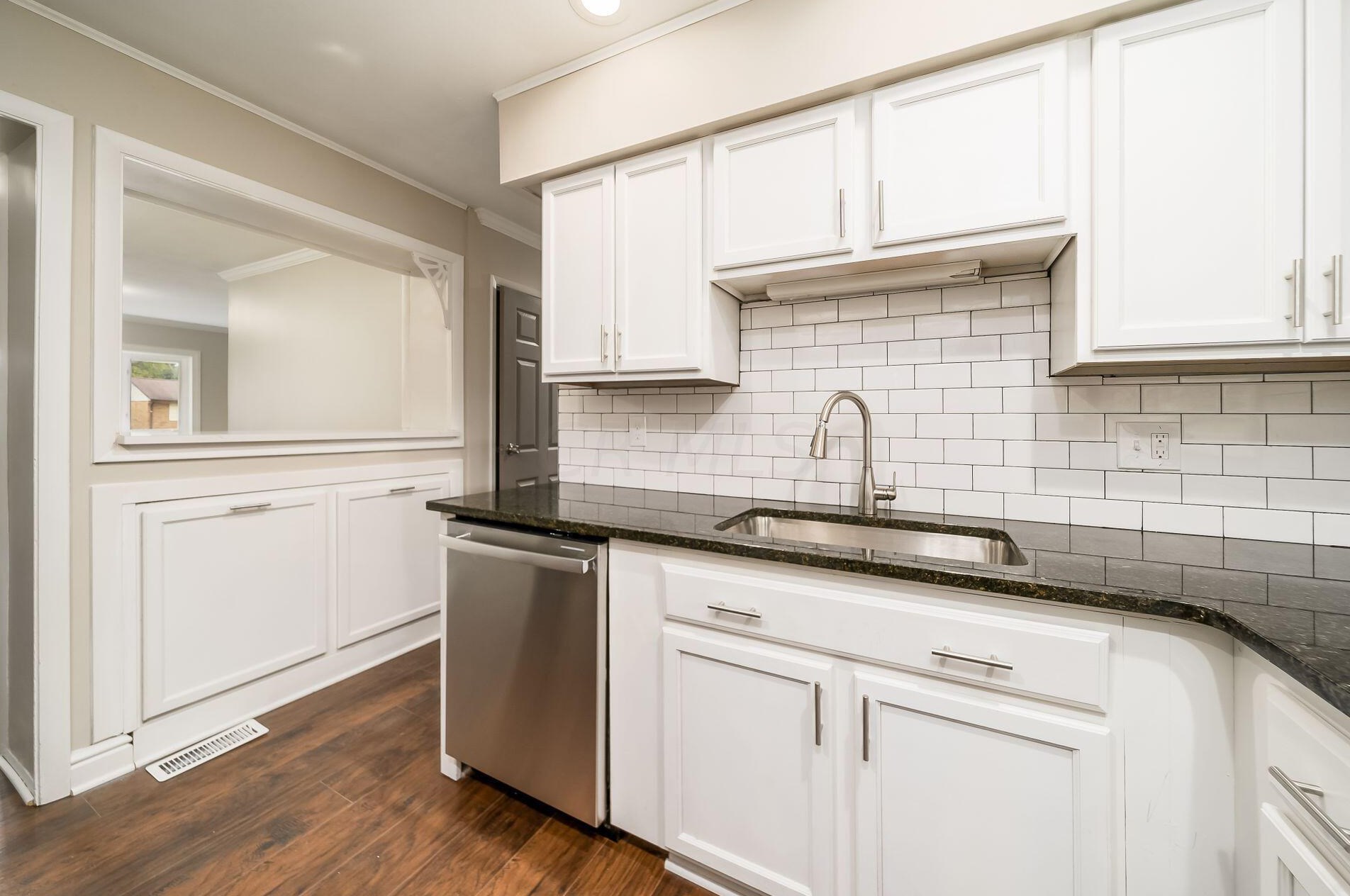 1827 Stetson Rd, Columbus OH 43232-2836 exterior