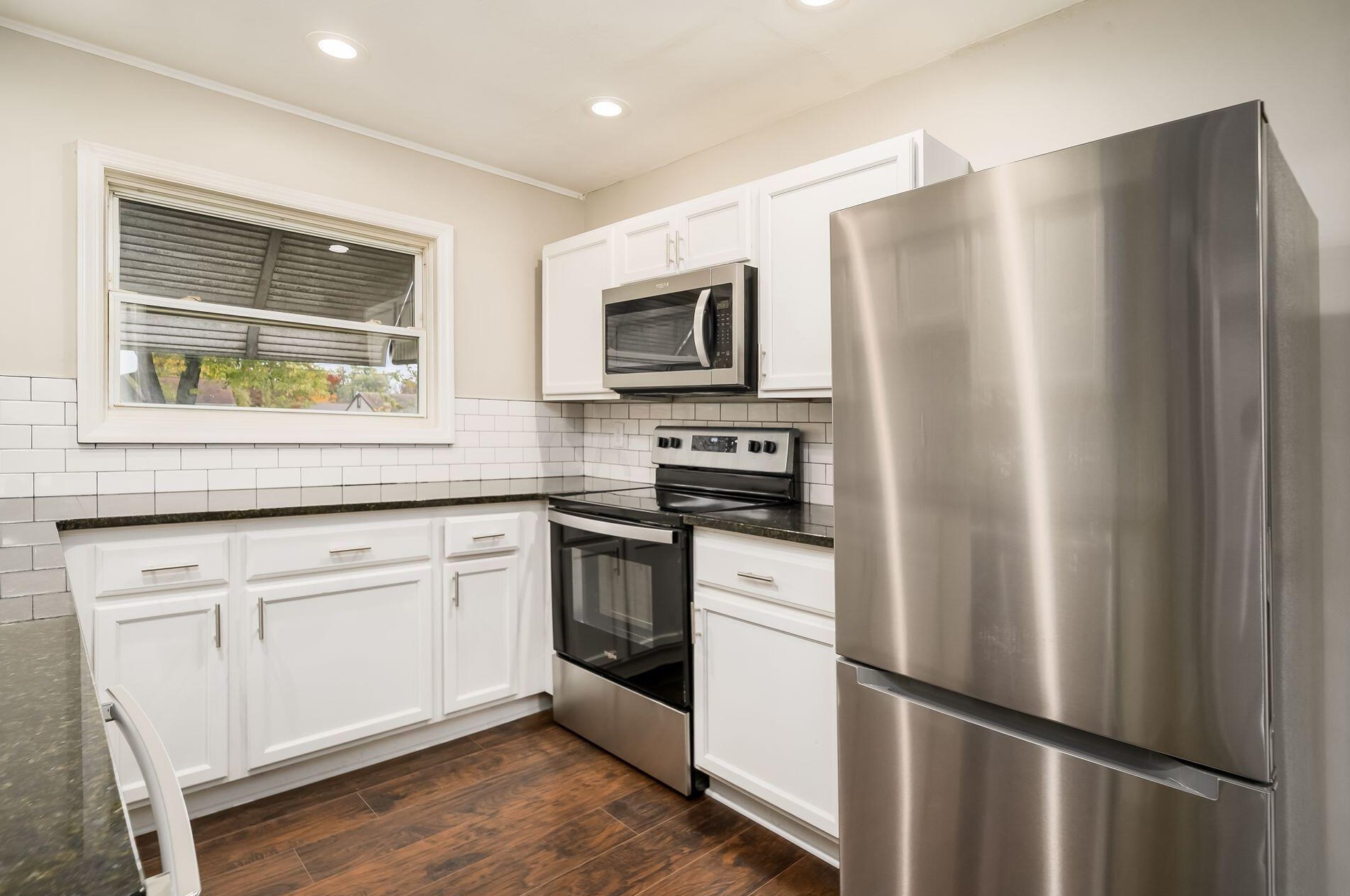 1827 Stetson Rd, Columbus OH 43232-2836 exterior