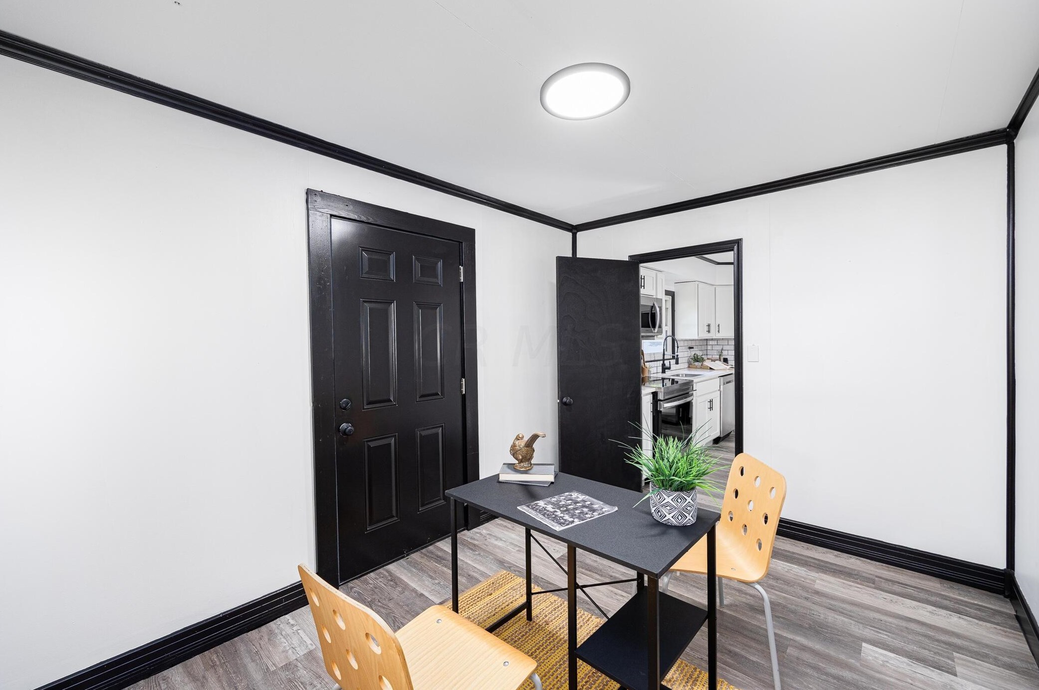 924 James Rd, Columbus OH  43227-1070 exterior