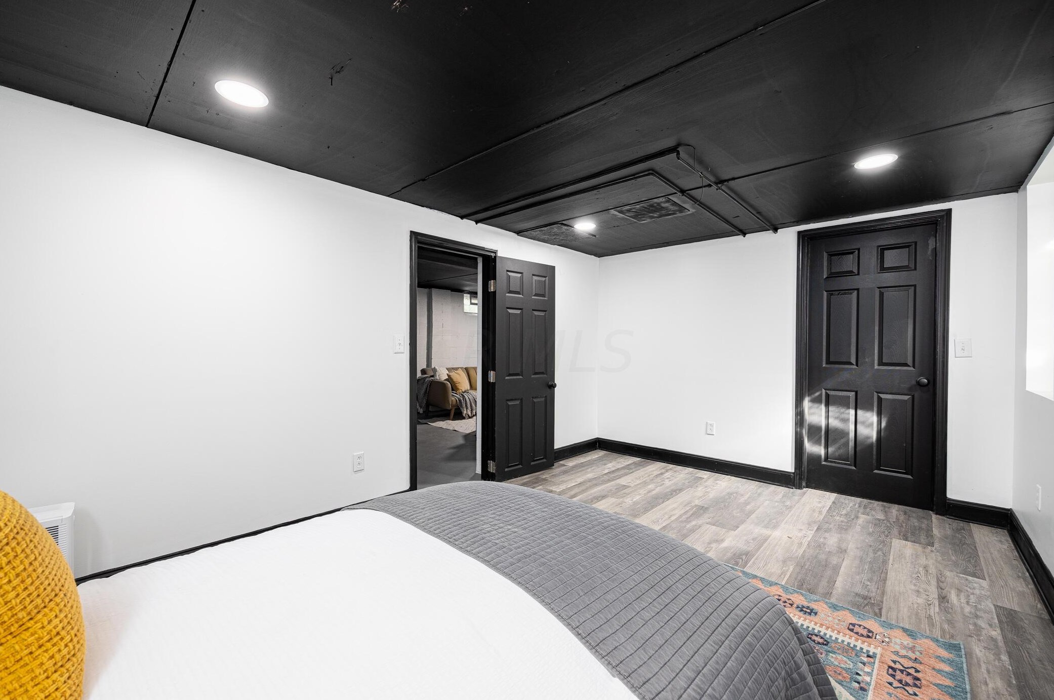 924 James Rd, Columbus OH  43227-1070 exterior