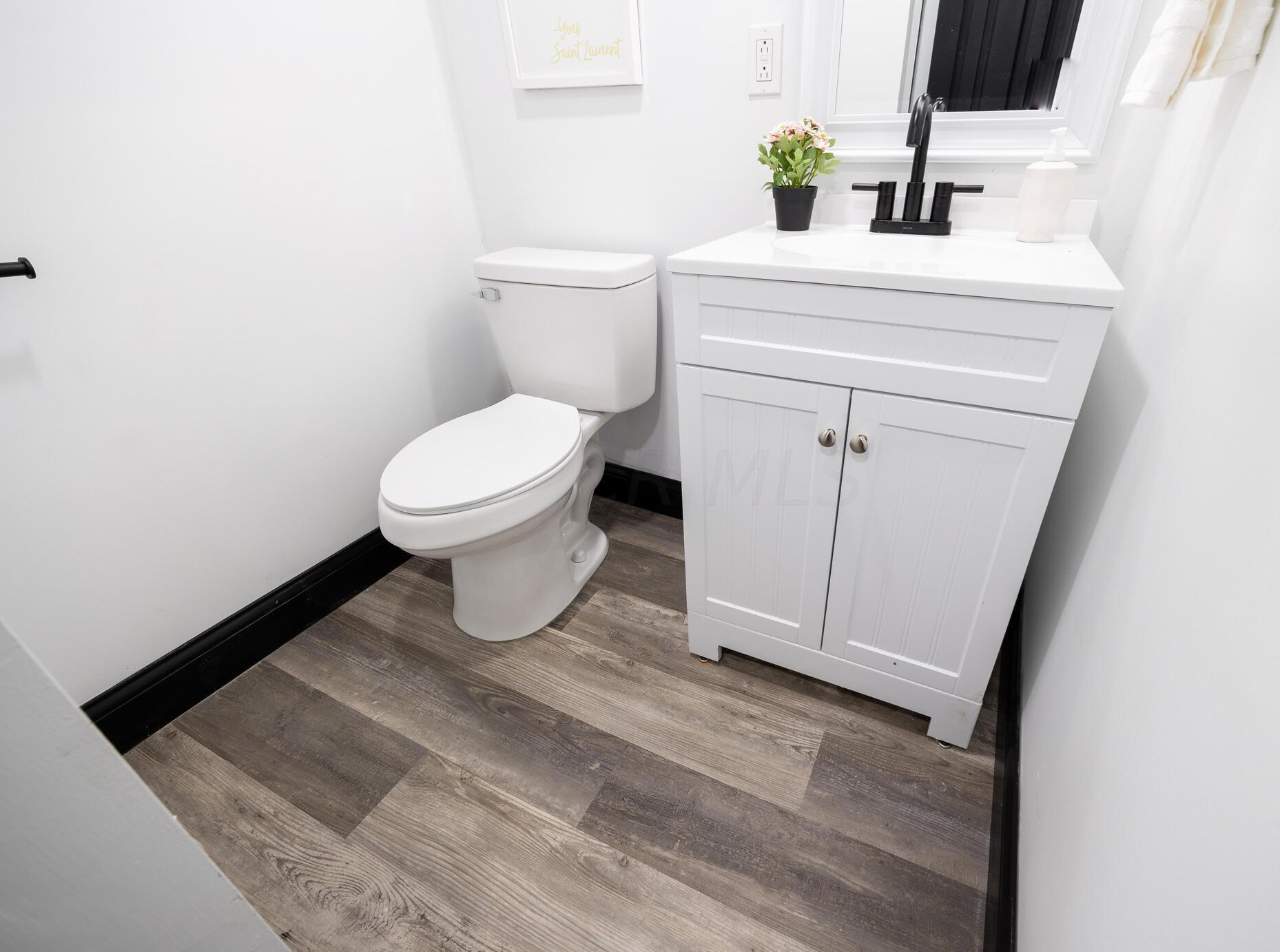 924 James Rd, Columbus OH  43227-1070 exterior