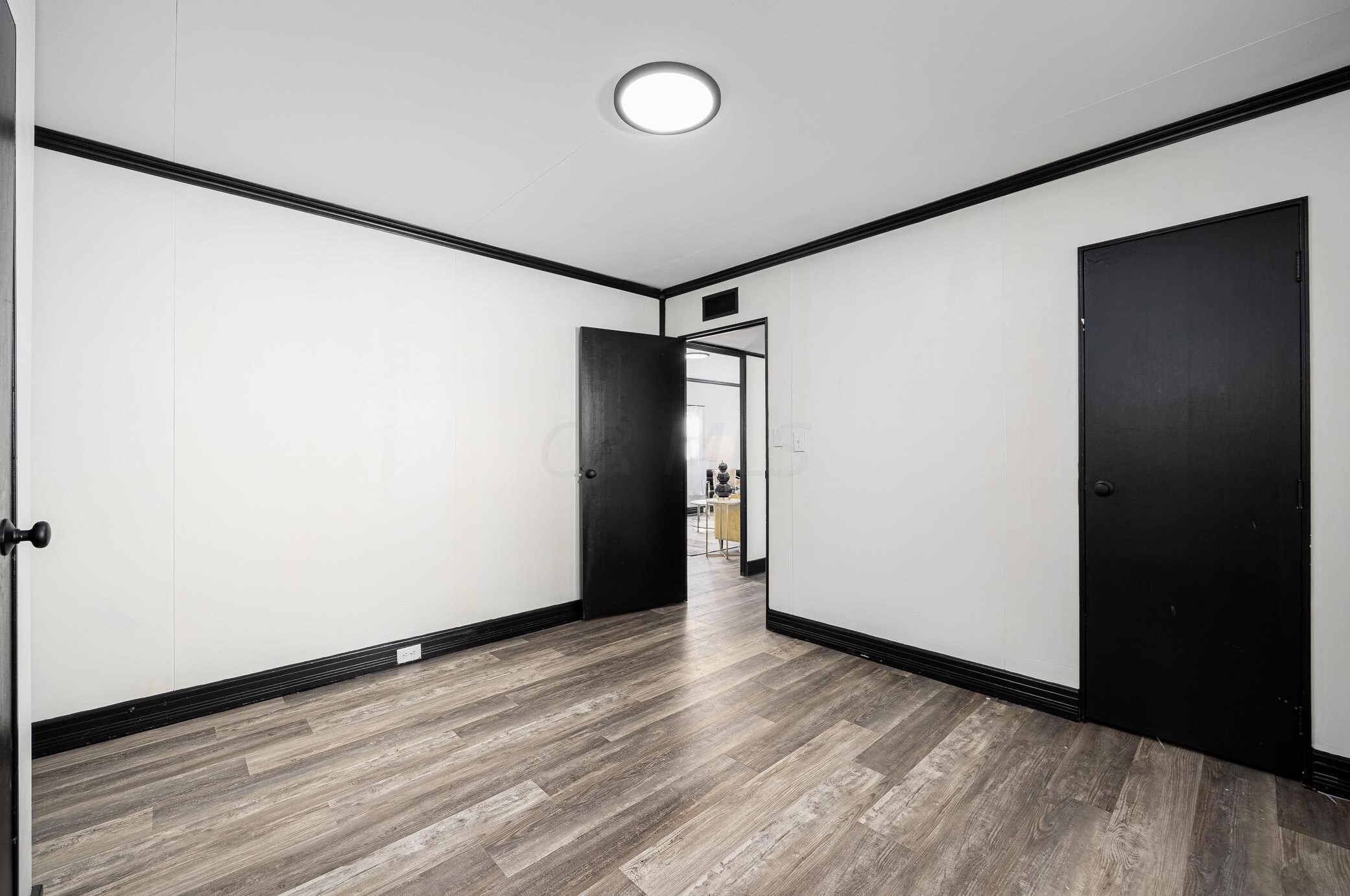 924 James Rd, Columbus OH  43227-1070 exterior