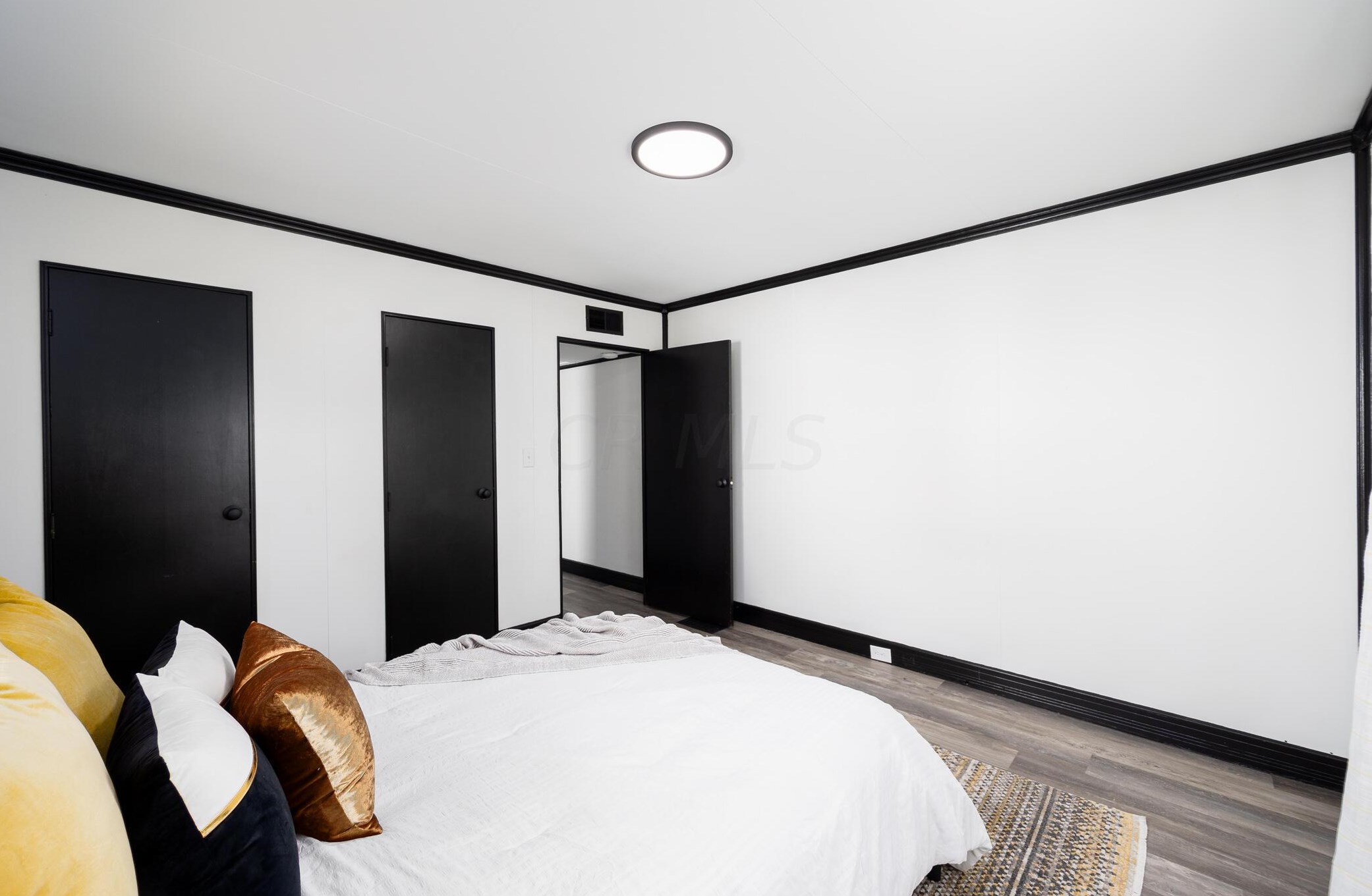 924 James Rd, Columbus OH  43227-1070 exterior