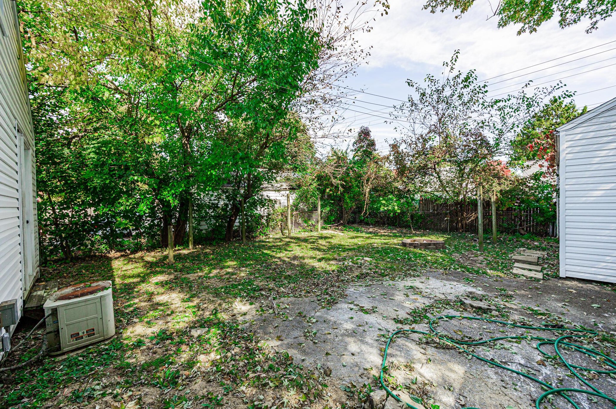 924 James Rd, Columbus OH  43227-1070 exterior