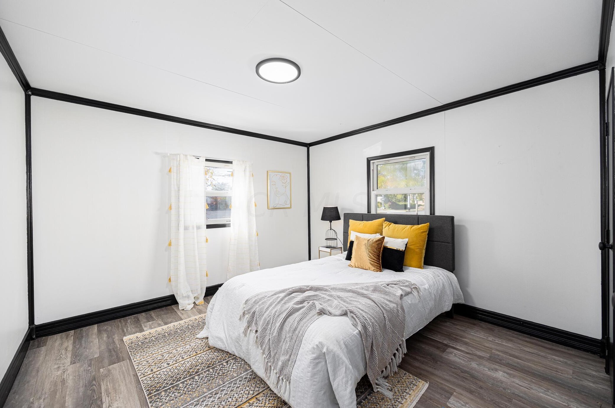 924 James Rd, Columbus OH  43227-1070 exterior