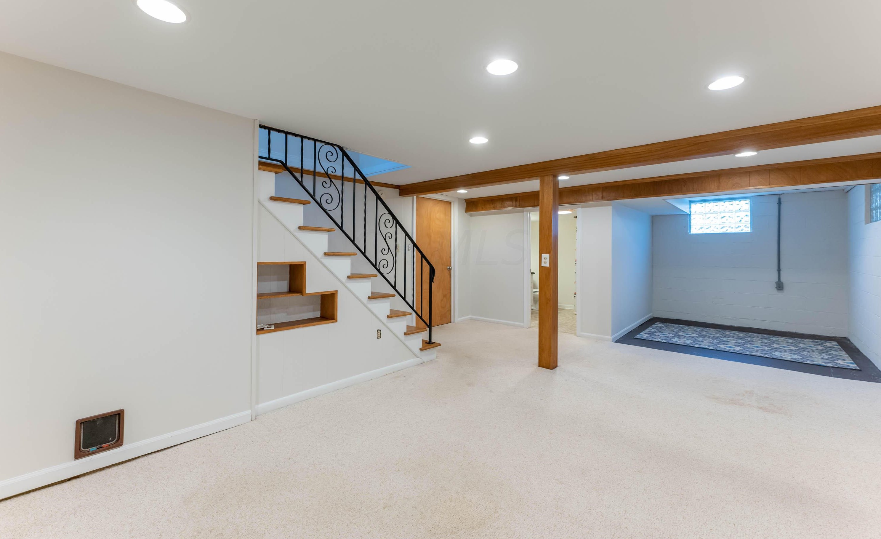 330 Cyn Dr, Columbus OH 43214-3136 exterior