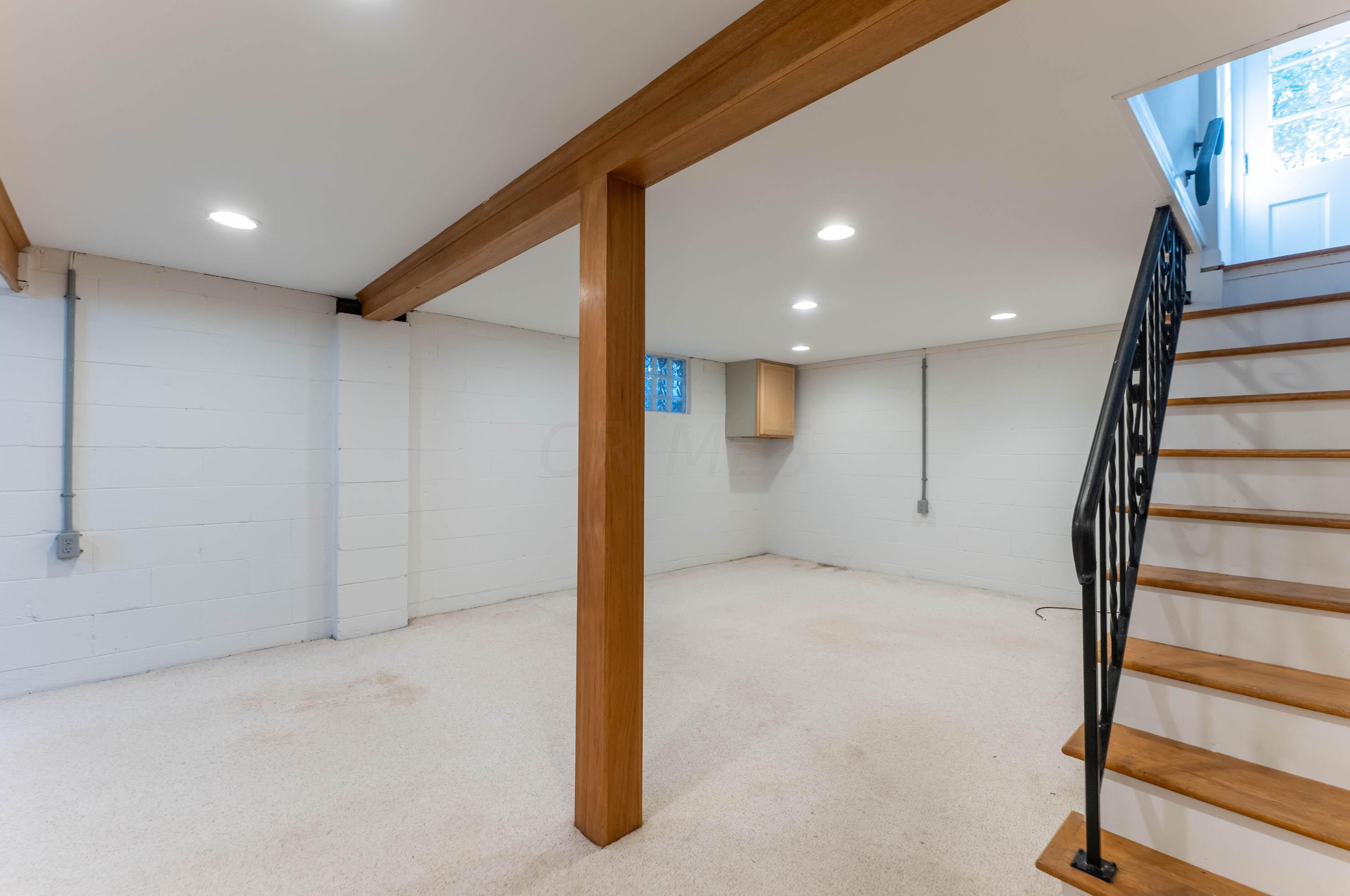 330 Cyn Dr, Columbus OH 43214-3136 exterior