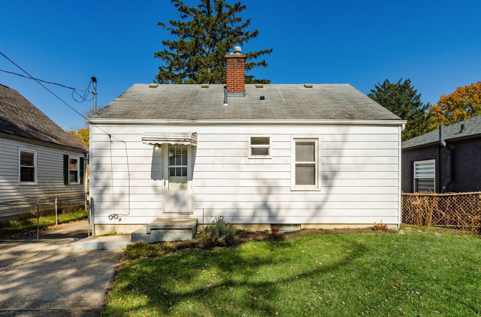 265 Chase Rd, Columbus OH 43214-1104 exterior