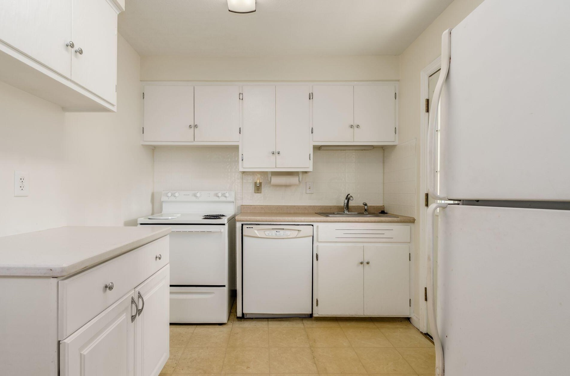 265 Chase Rd, Columbus OH 43214-1104 exterior