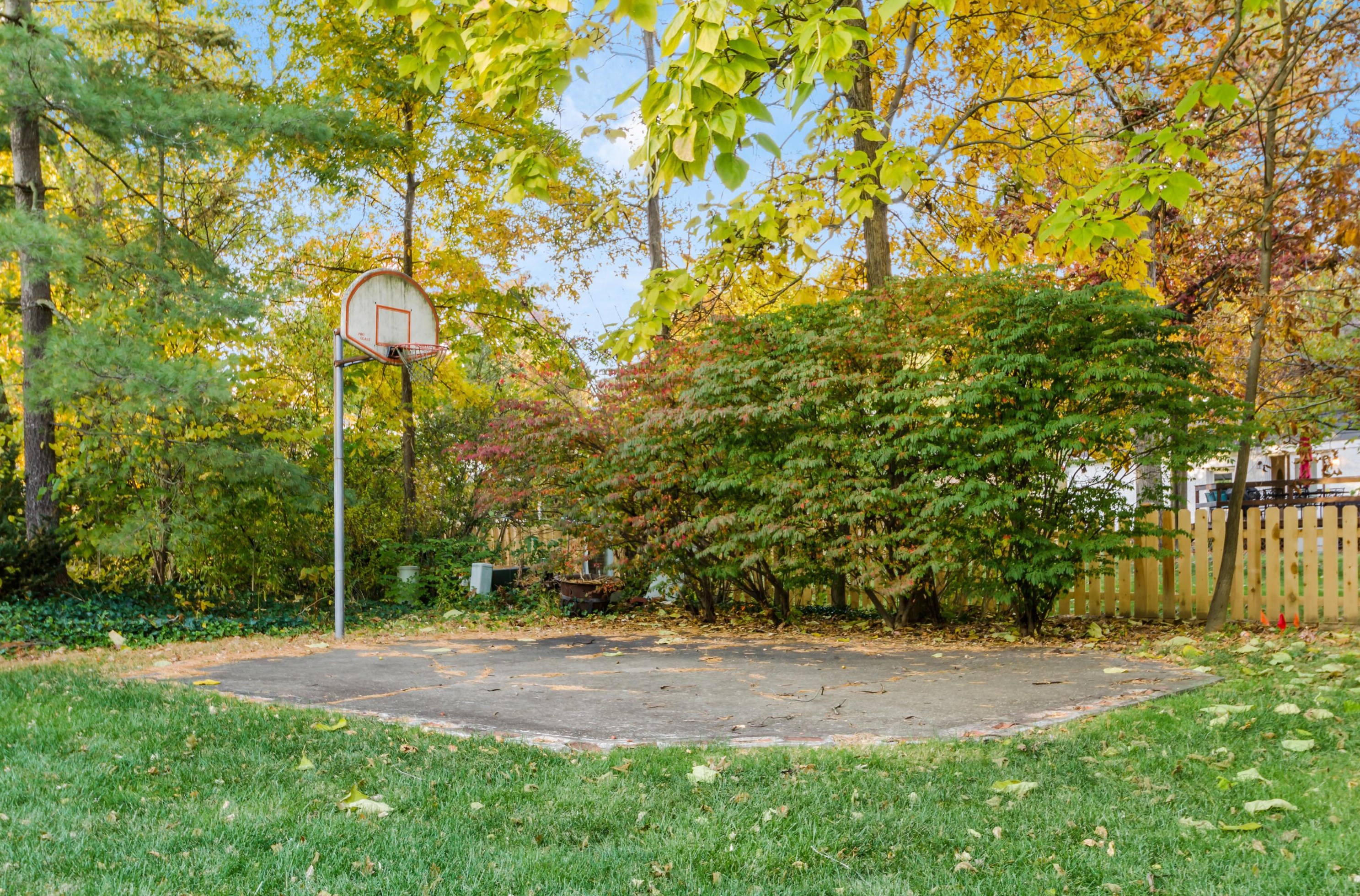 1446 Parkridge, Columbus OH 43235-1142 exterior